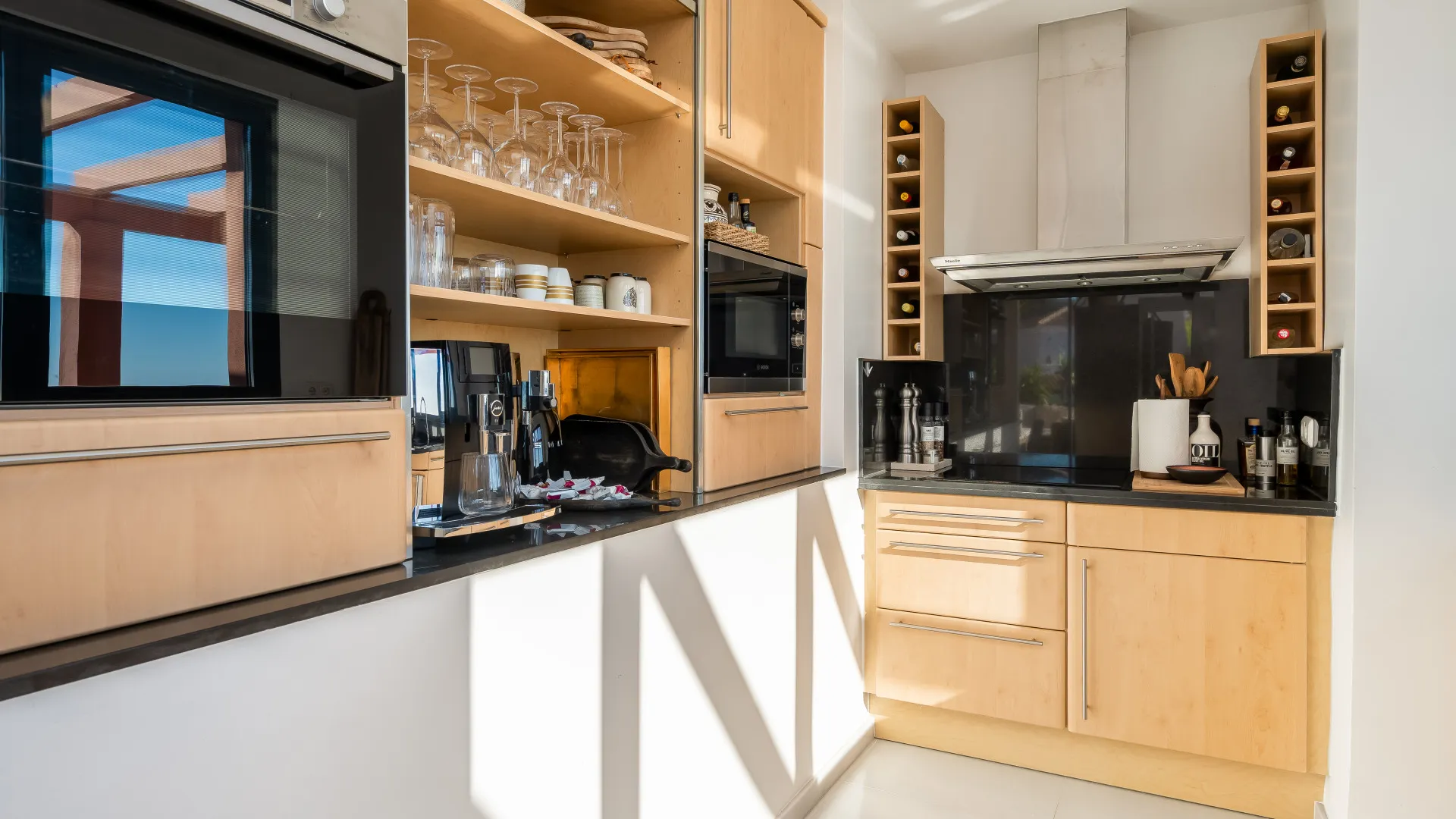 Duplex penthouse for sale in Calahonda with 4 bedrooms