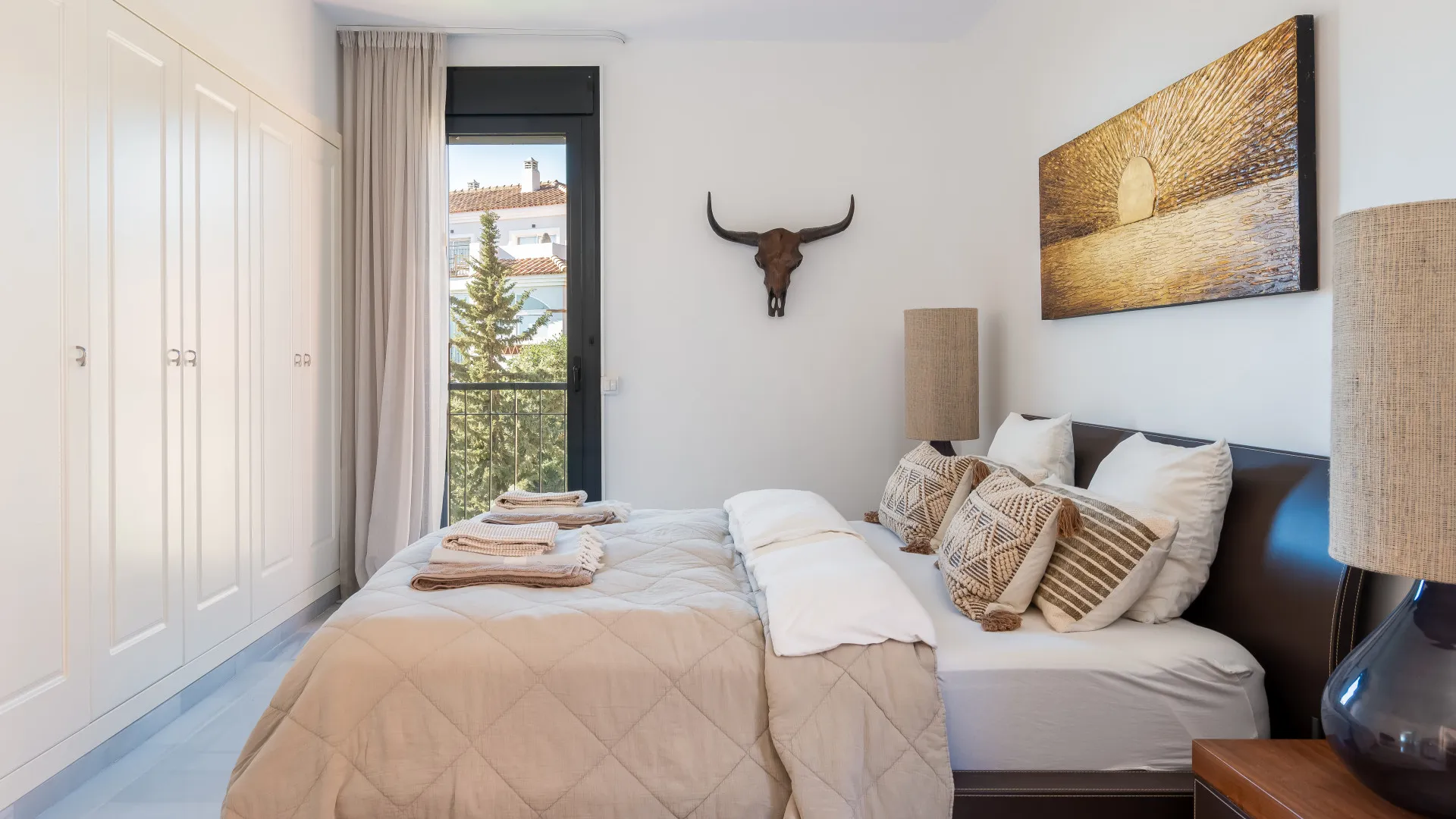Duplex penthouse for sale in Calahonda with 4 bedrooms