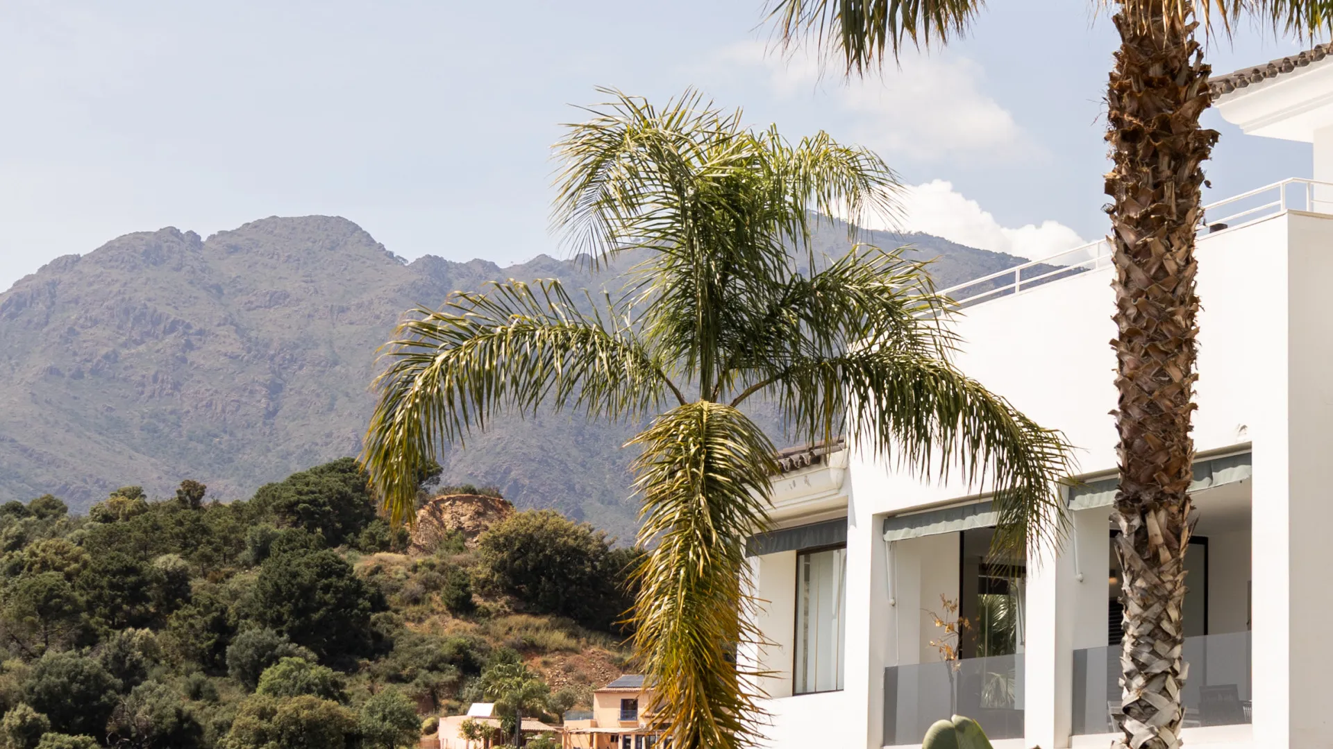 Comprar apartamento planta baja de 3 dormitorios en Mirador de Estepona Hills