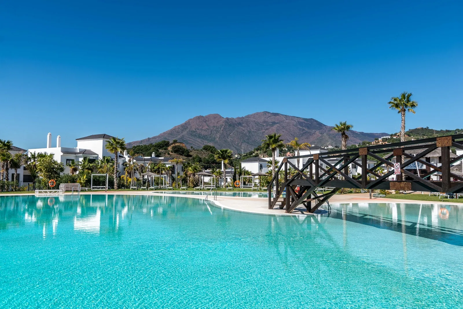 Comprar apartamento planta baja de 3 dormitorios en Mirador de Estepona Hills