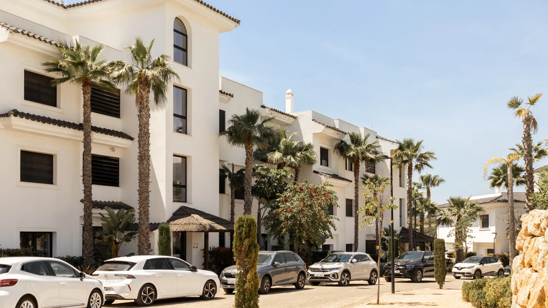 Comprar apartamento planta baja de 3 dormitorios en Mirador de Estepona Hills