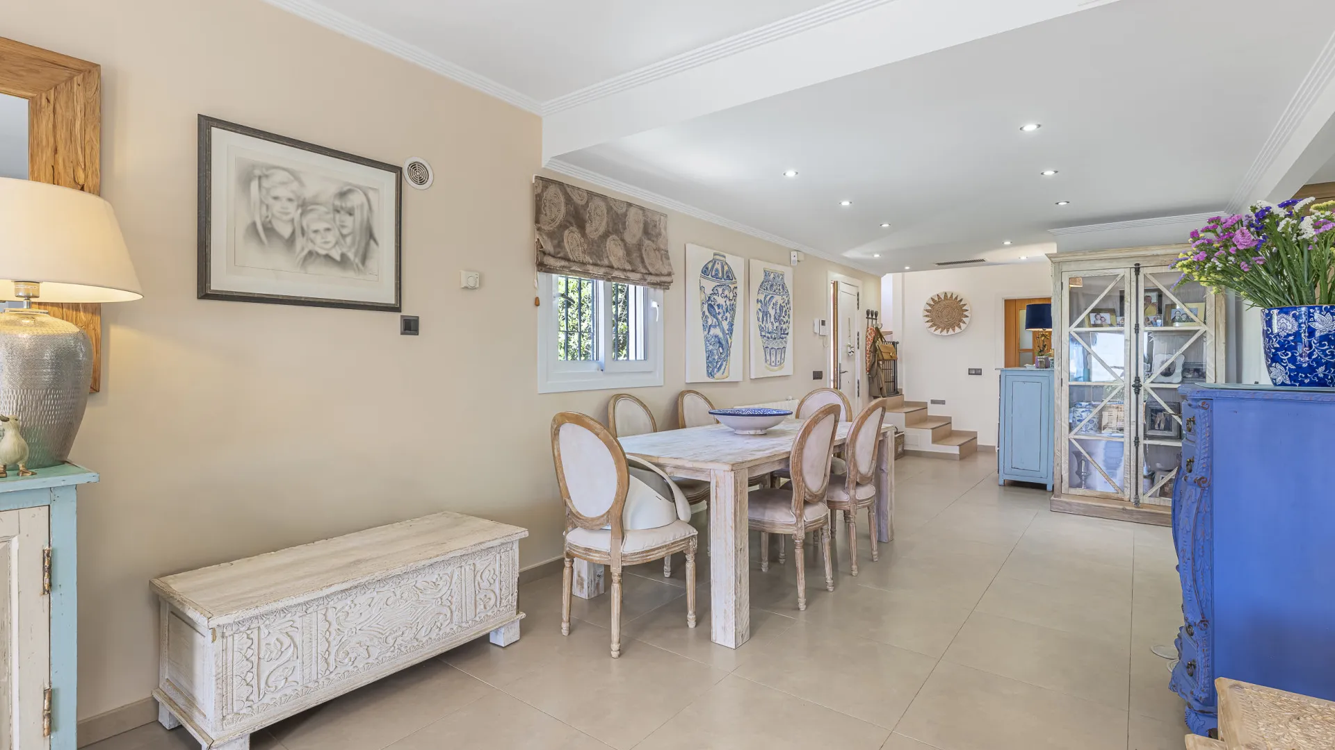 Estepona 6 bedrooms villa for sale