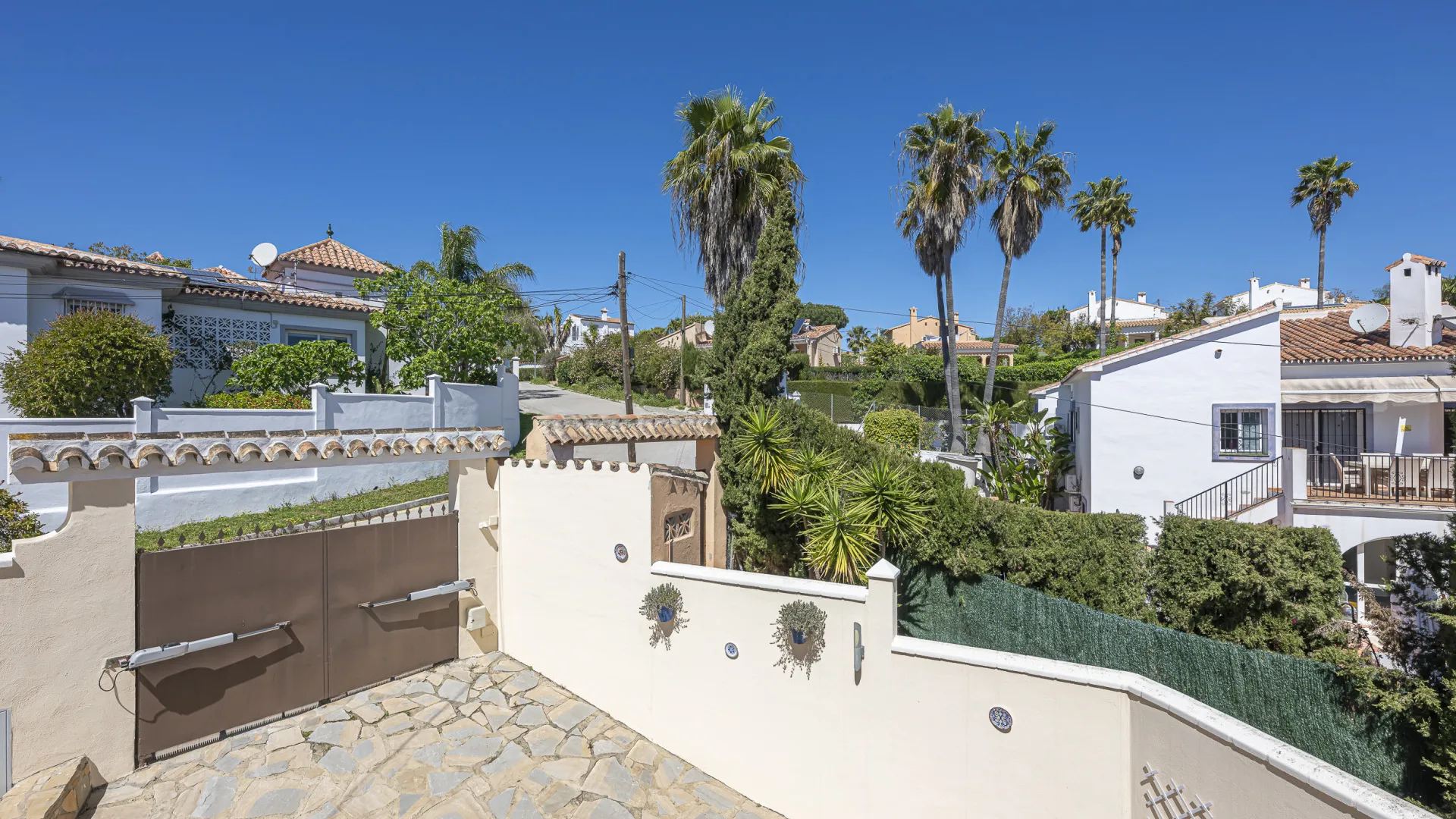Estepona 6 bedrooms villa for sale