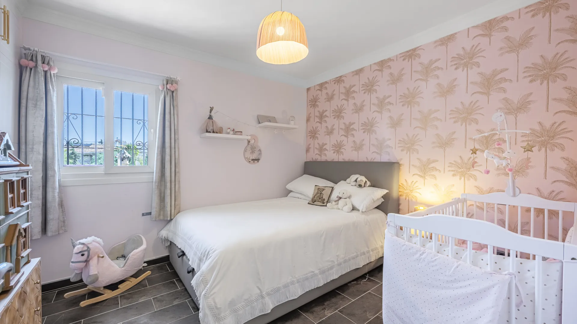 Estepona 6 bedrooms villa for sale