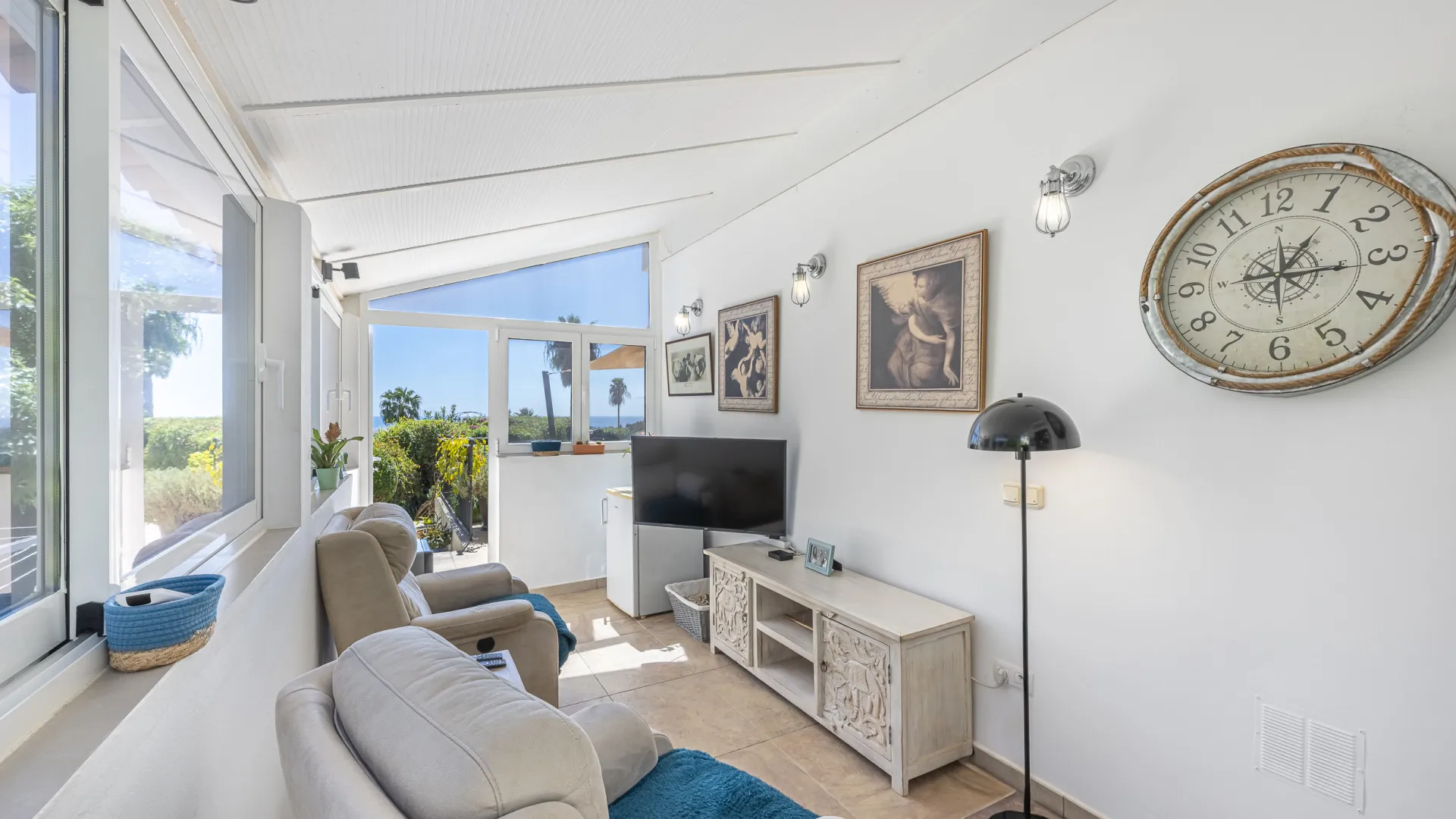 Estepona 6 bedrooms villa for sale