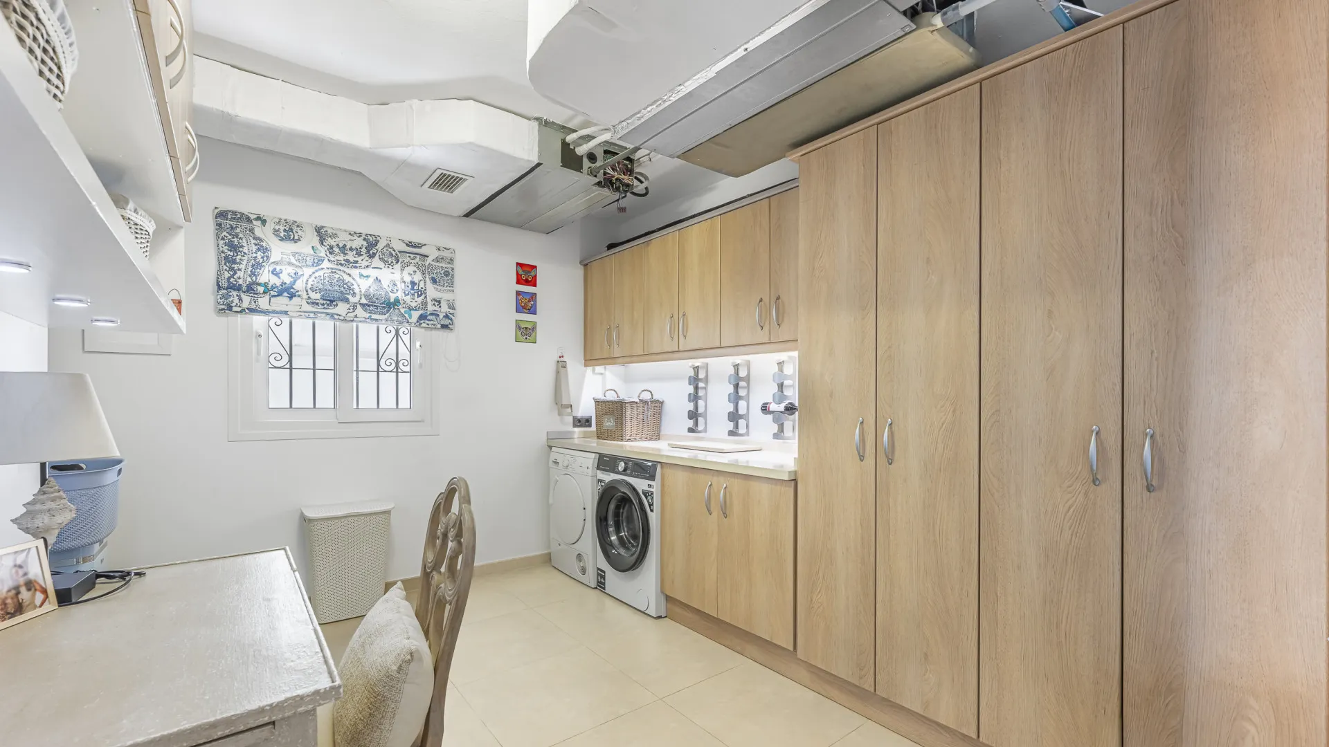Estepona 6 bedrooms villa for sale
