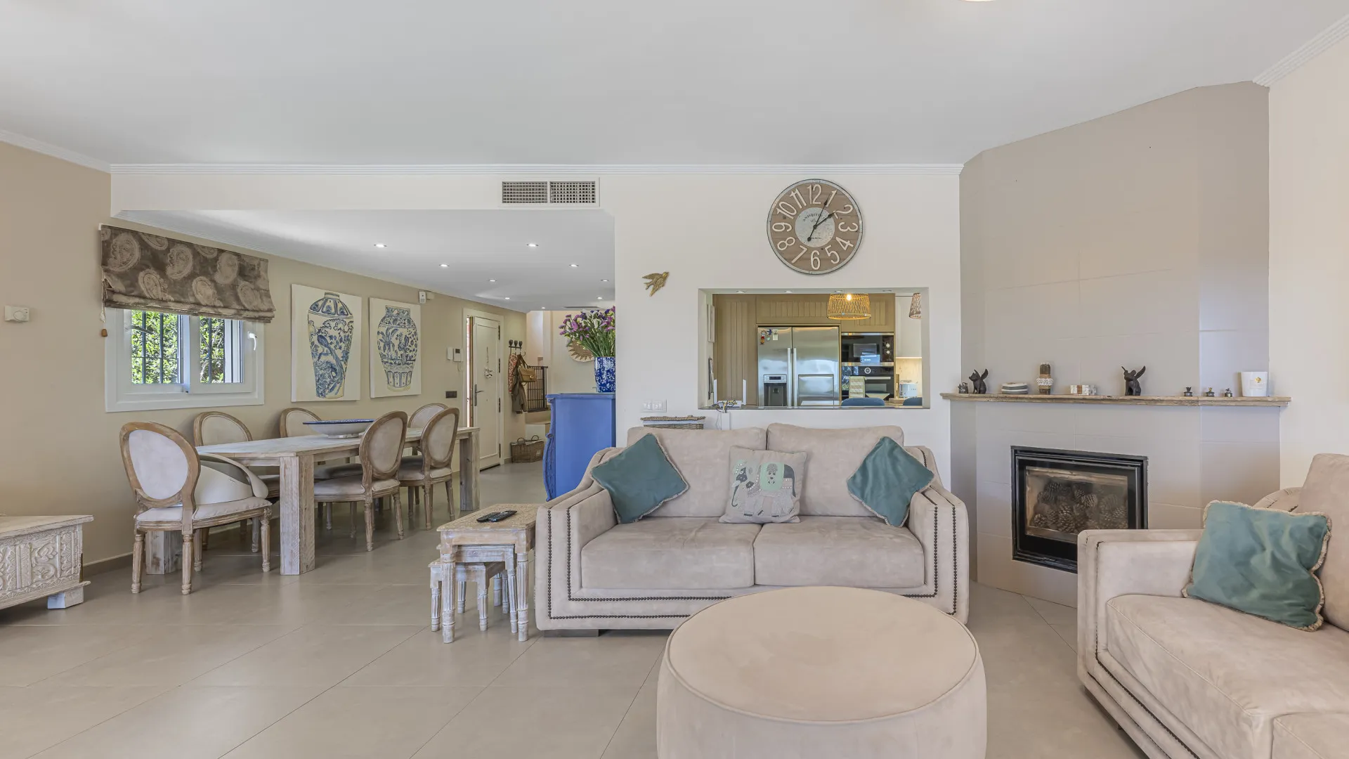 Estepona 6 bedrooms villa for sale