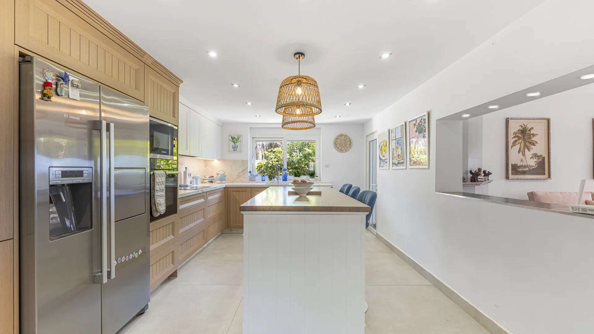 Estepona 6 bedrooms villa for sale
