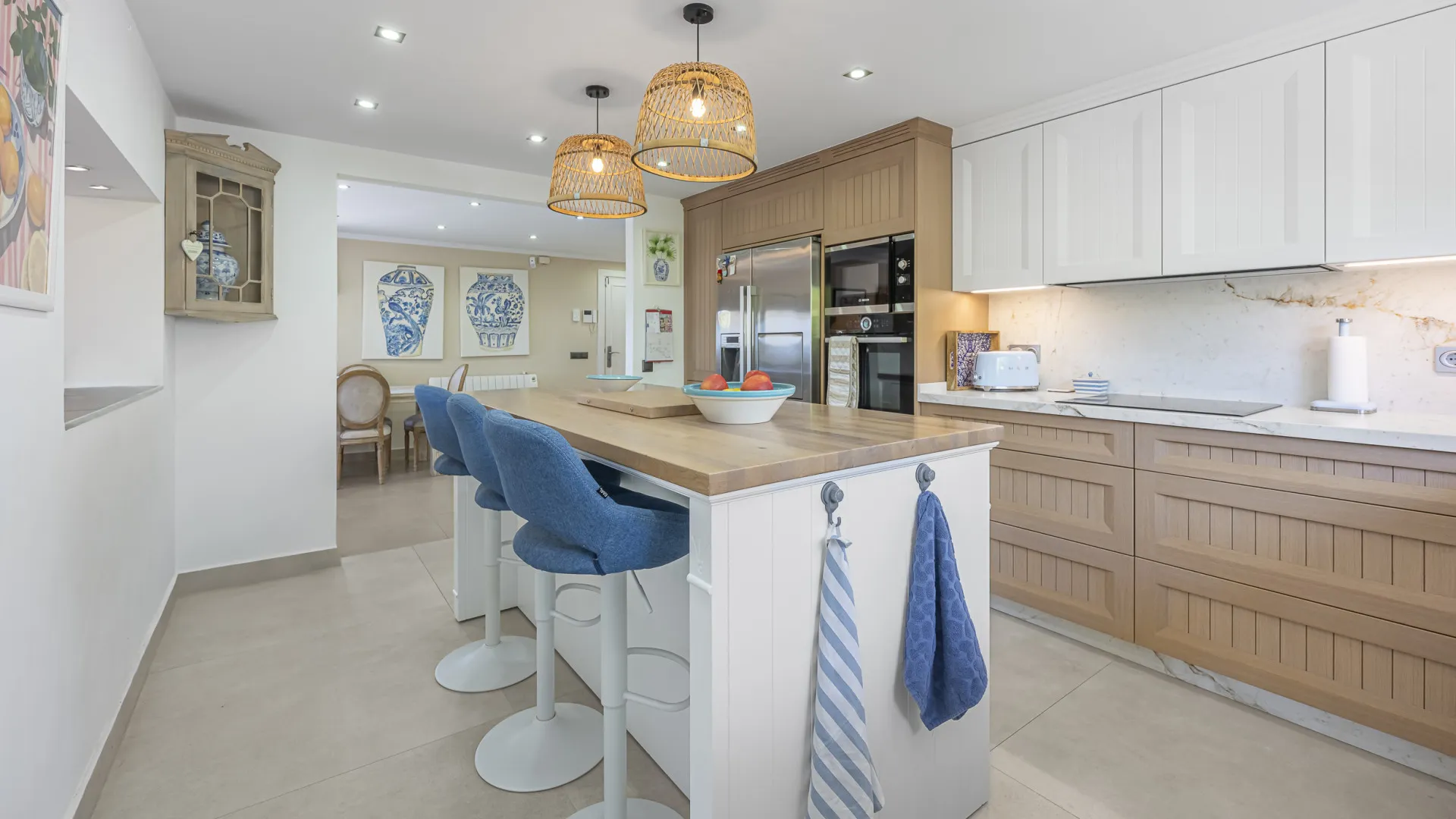Estepona 6 bedrooms villa for sale