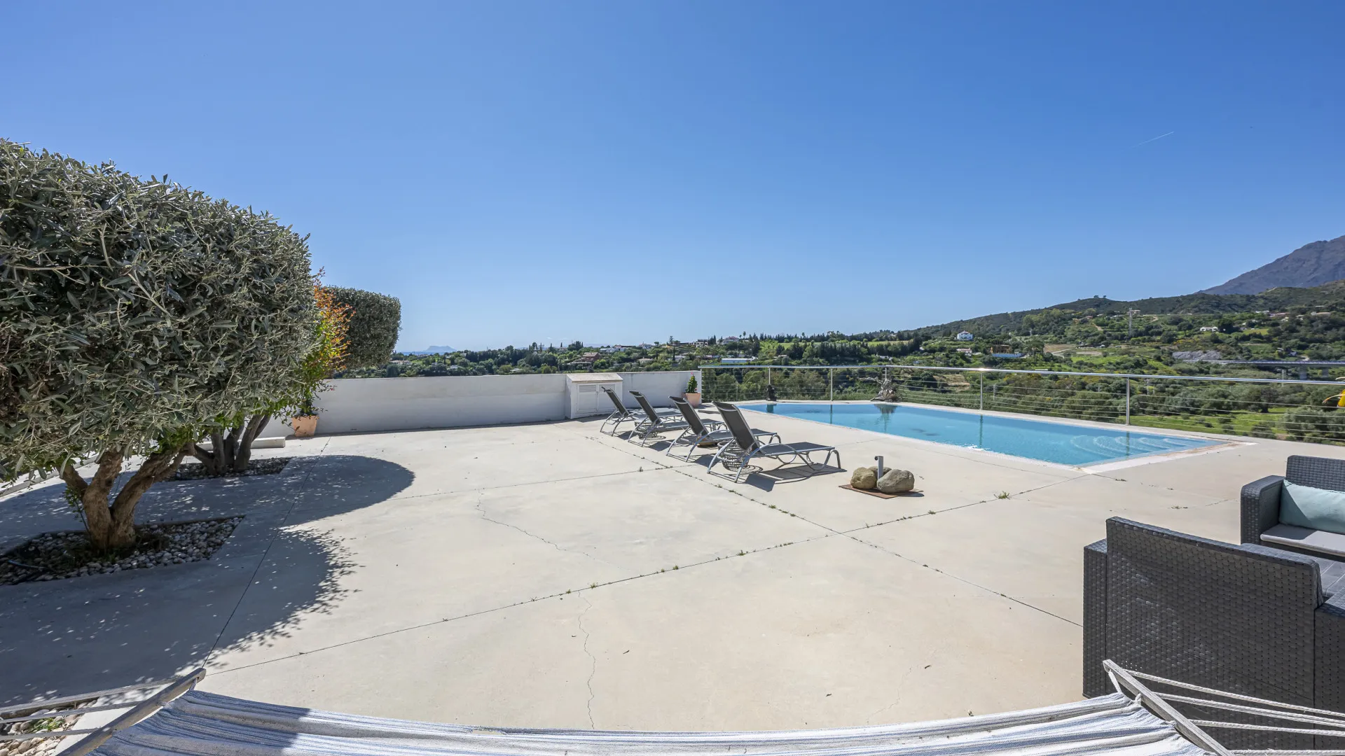 Estepona villa for sale