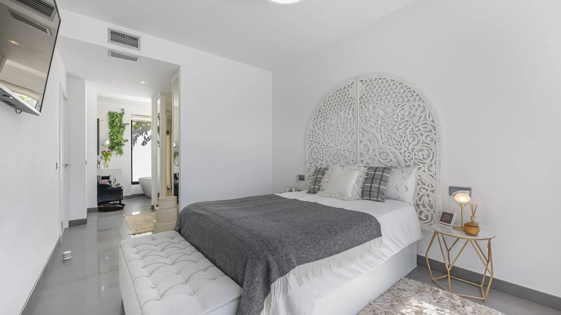 Estepona villa for sale