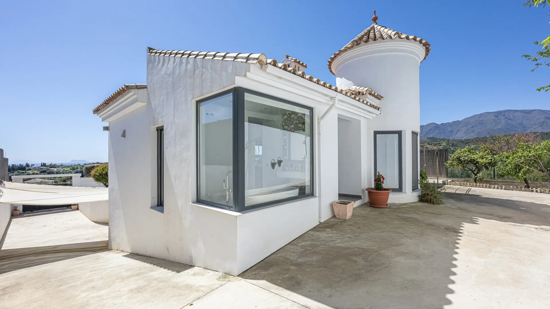 Estepona villa for sale