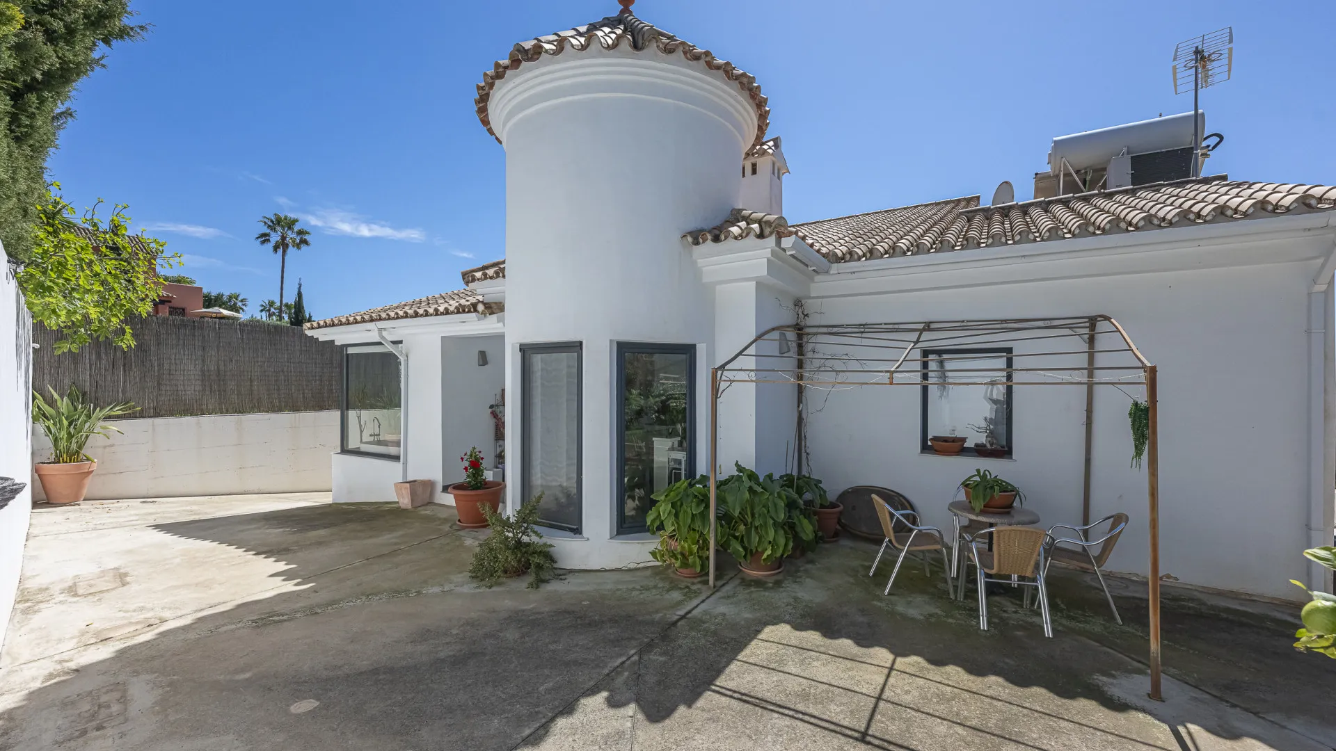 Estepona villa for sale