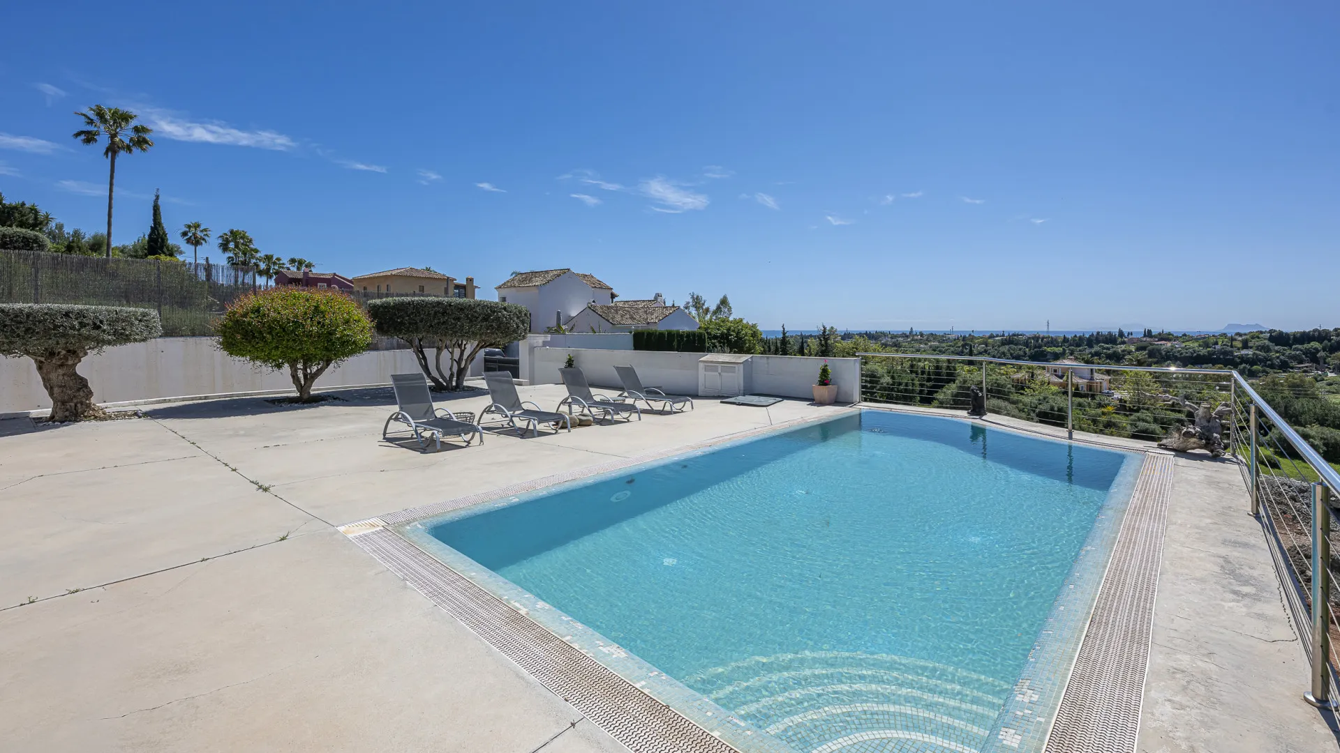Estepona villa for sale