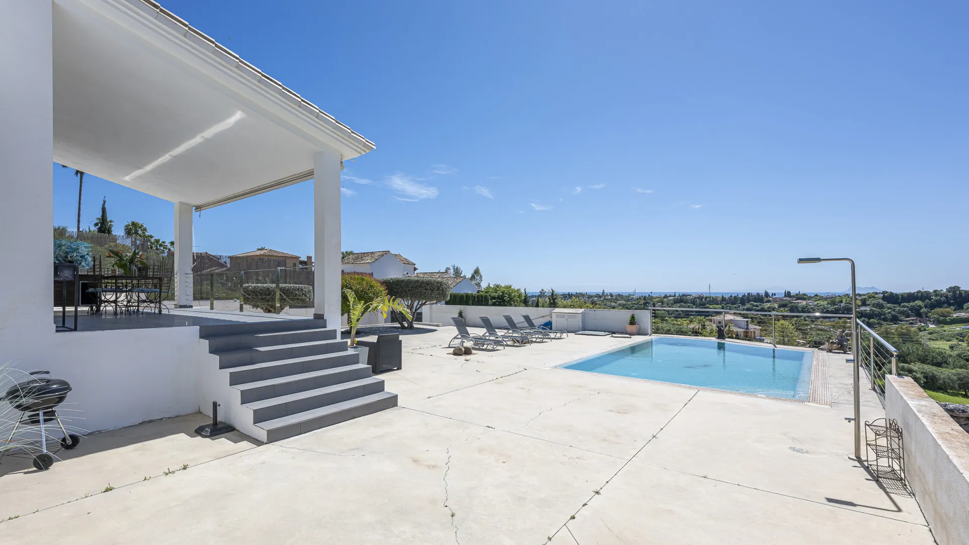 Estepona villa for sale