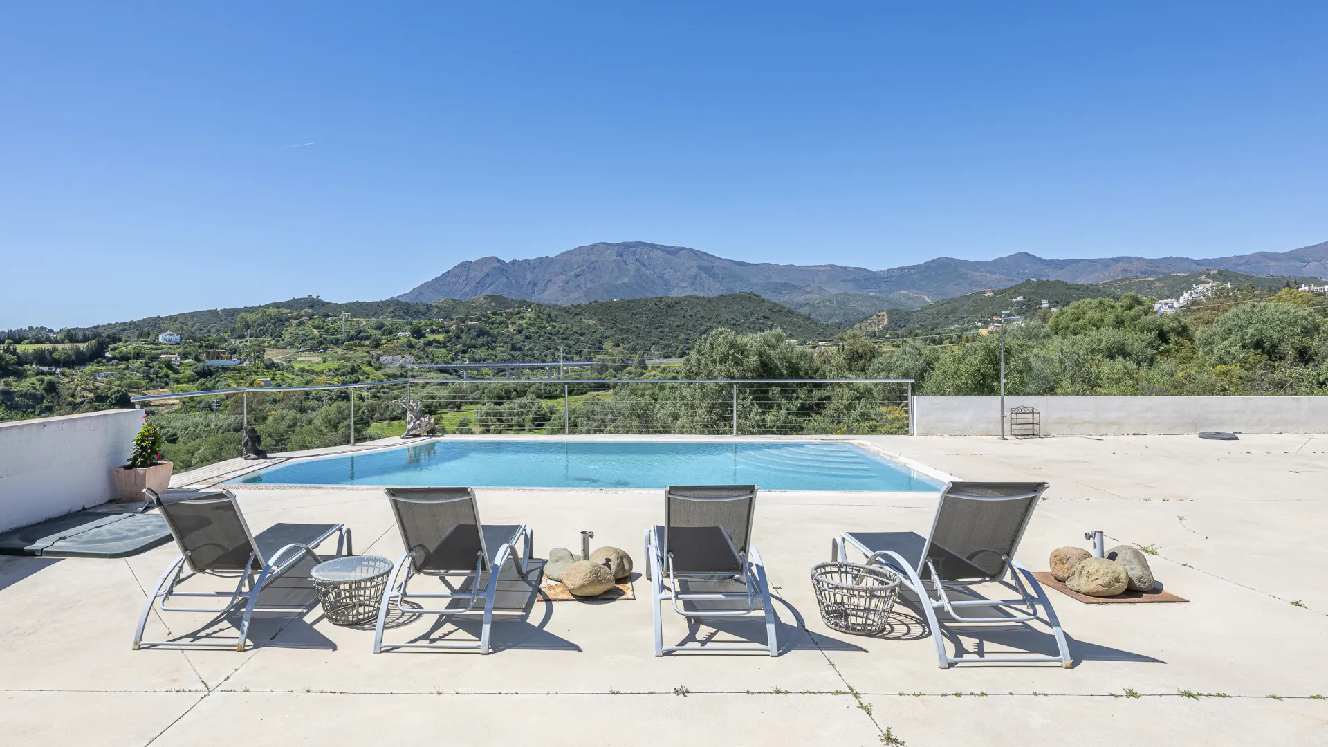 Estepona villa for sale