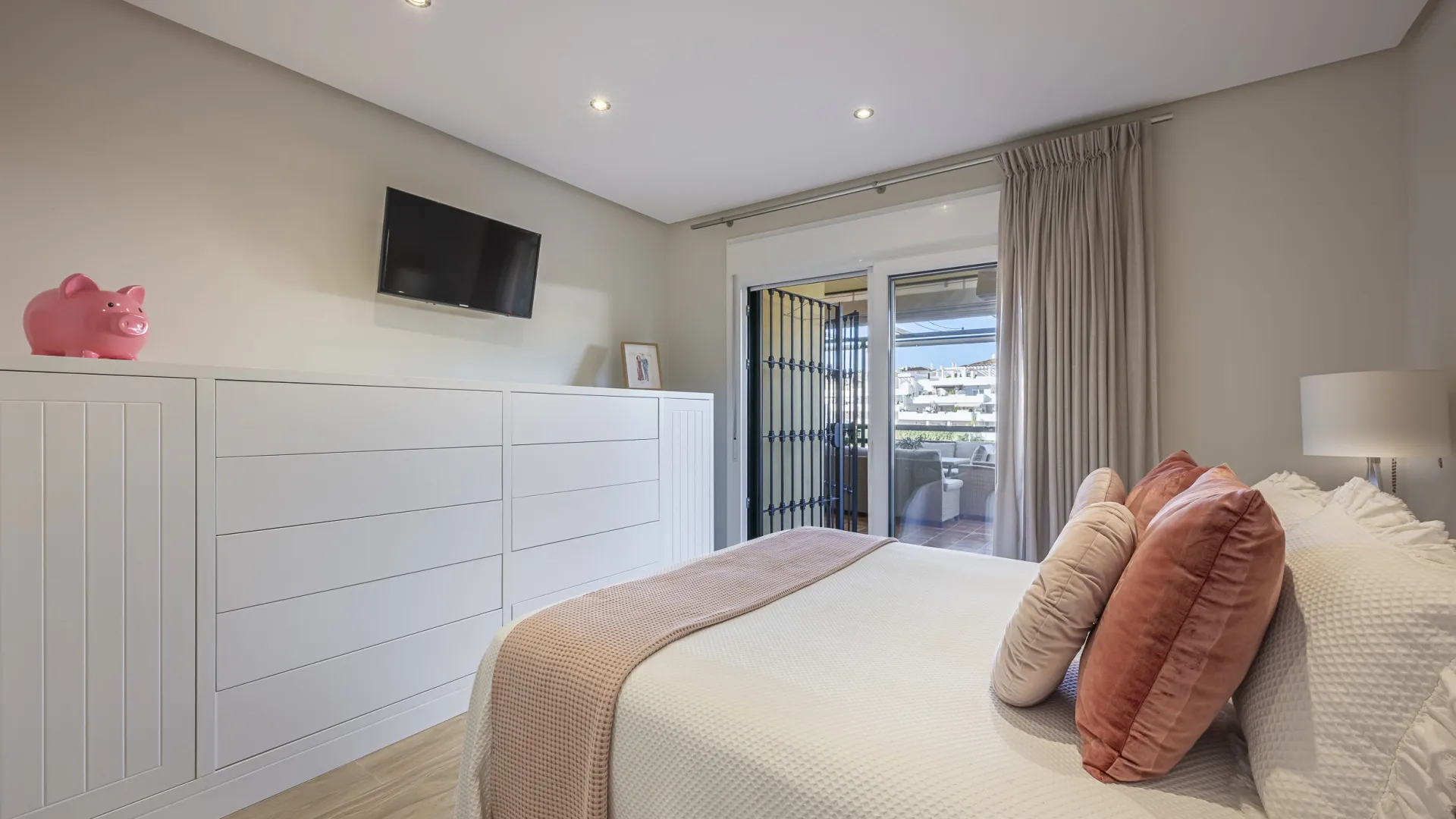 For sale 2 bedrooms ground floor apartment in Las Joyas