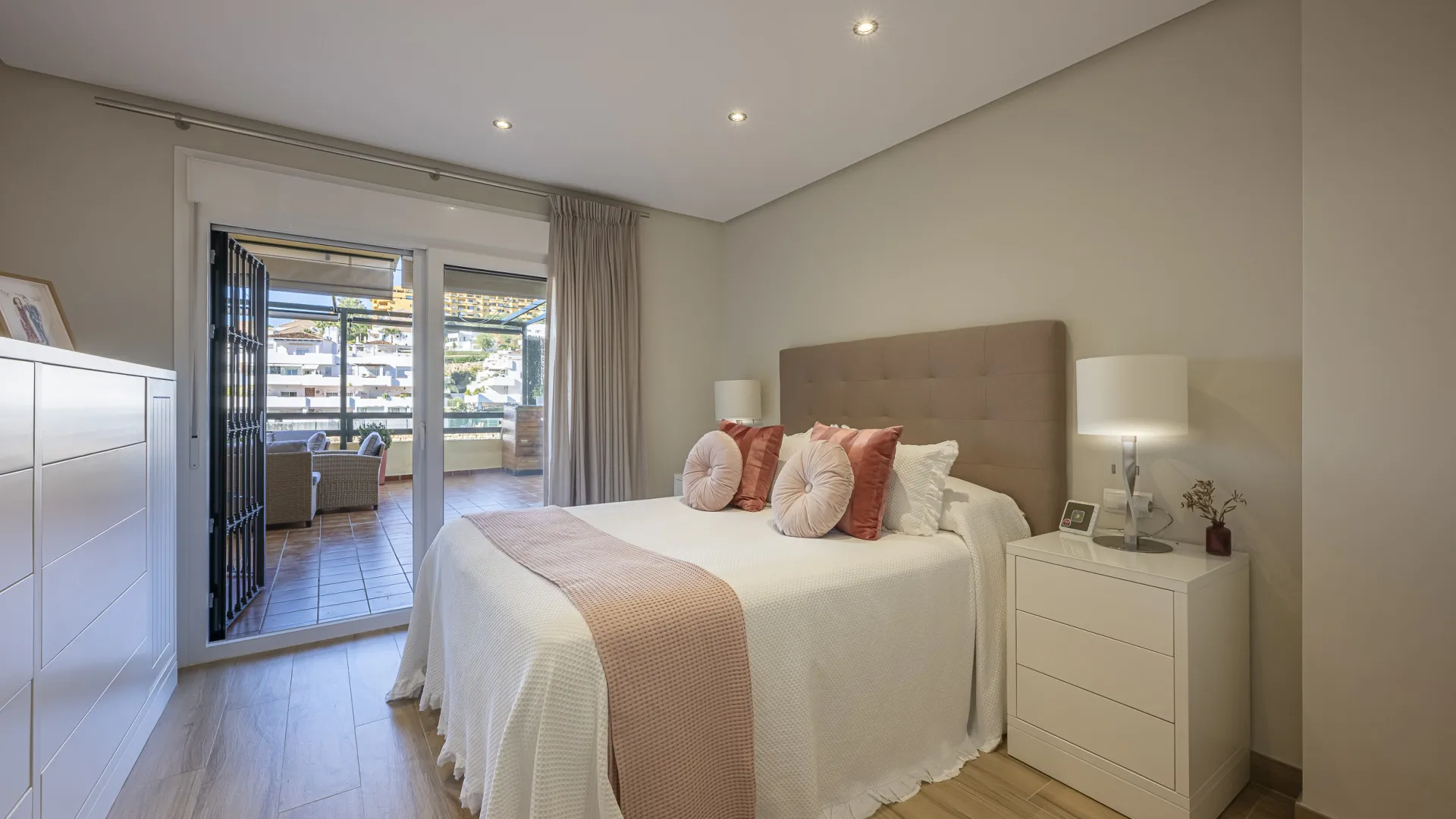 For sale 2 bedrooms ground floor apartment in Las Joyas