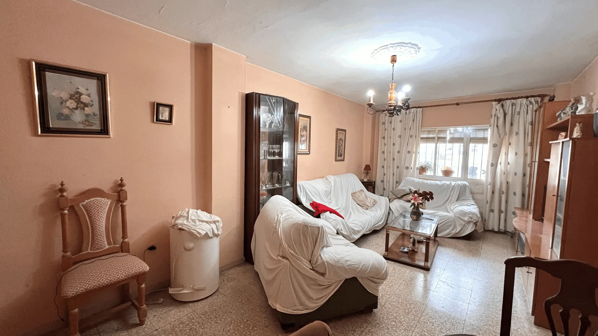For sale Estepona Town 4 bedrooms apartment