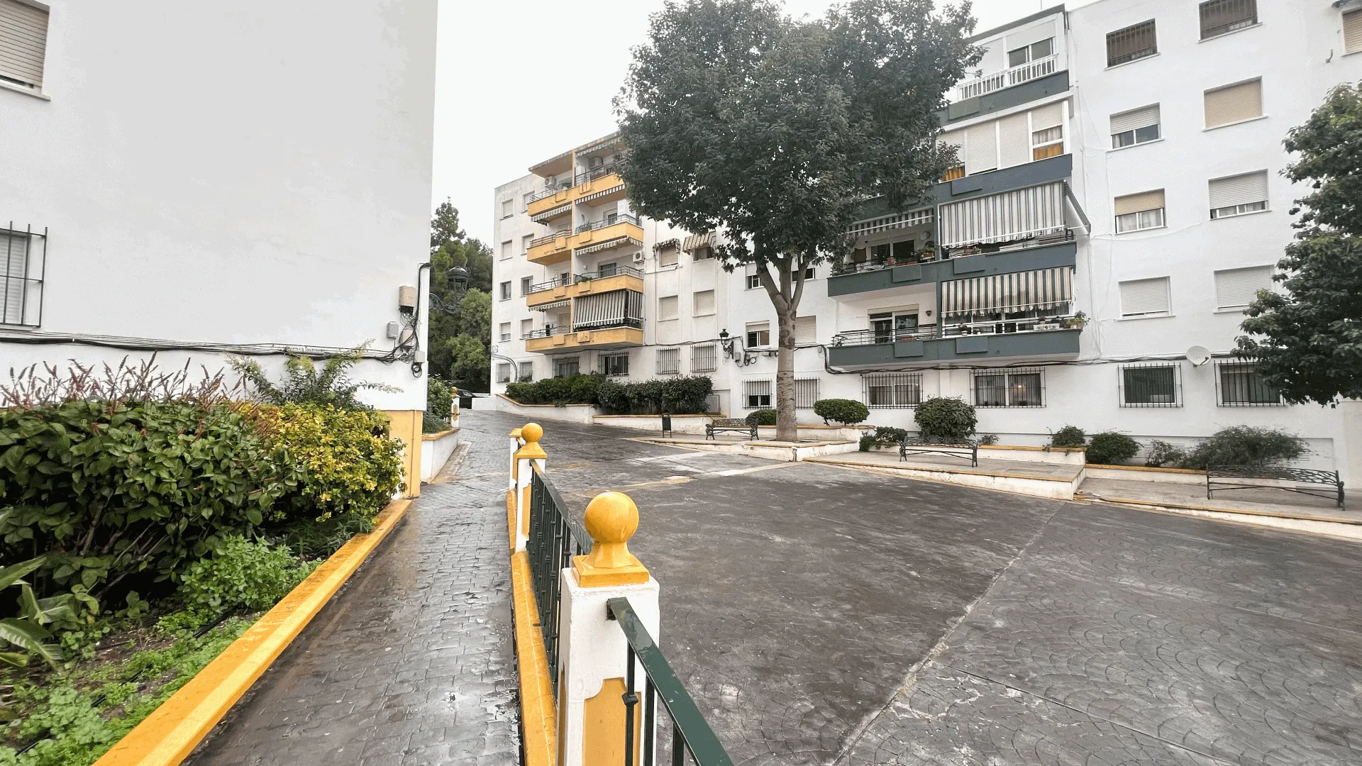 For sale Estepona Town 4 bedrooms apartment