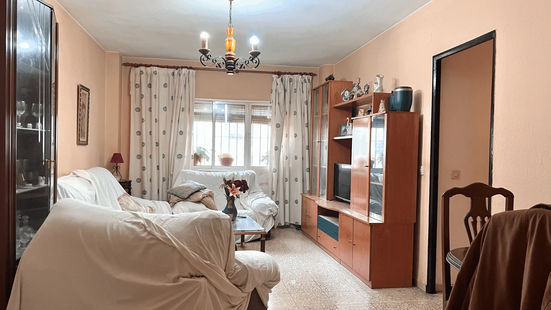 For sale Estepona Town 4 bedrooms apartment