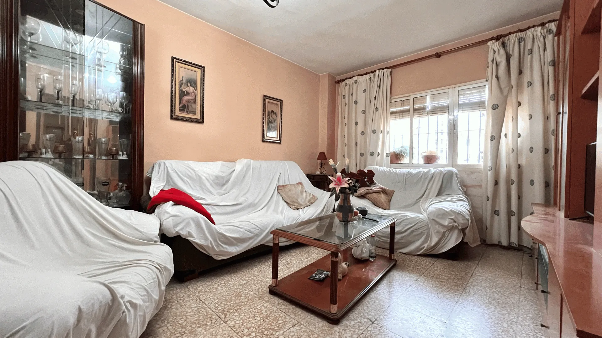 For sale Estepona Town 4 bedrooms apartment