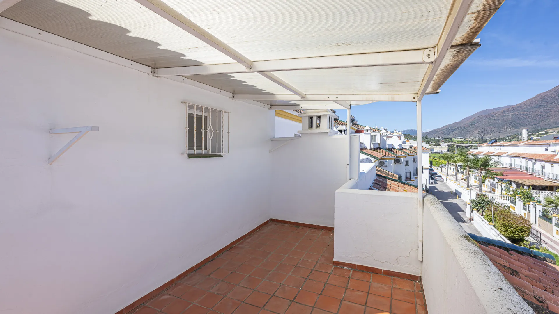 For sale town house in Estepona