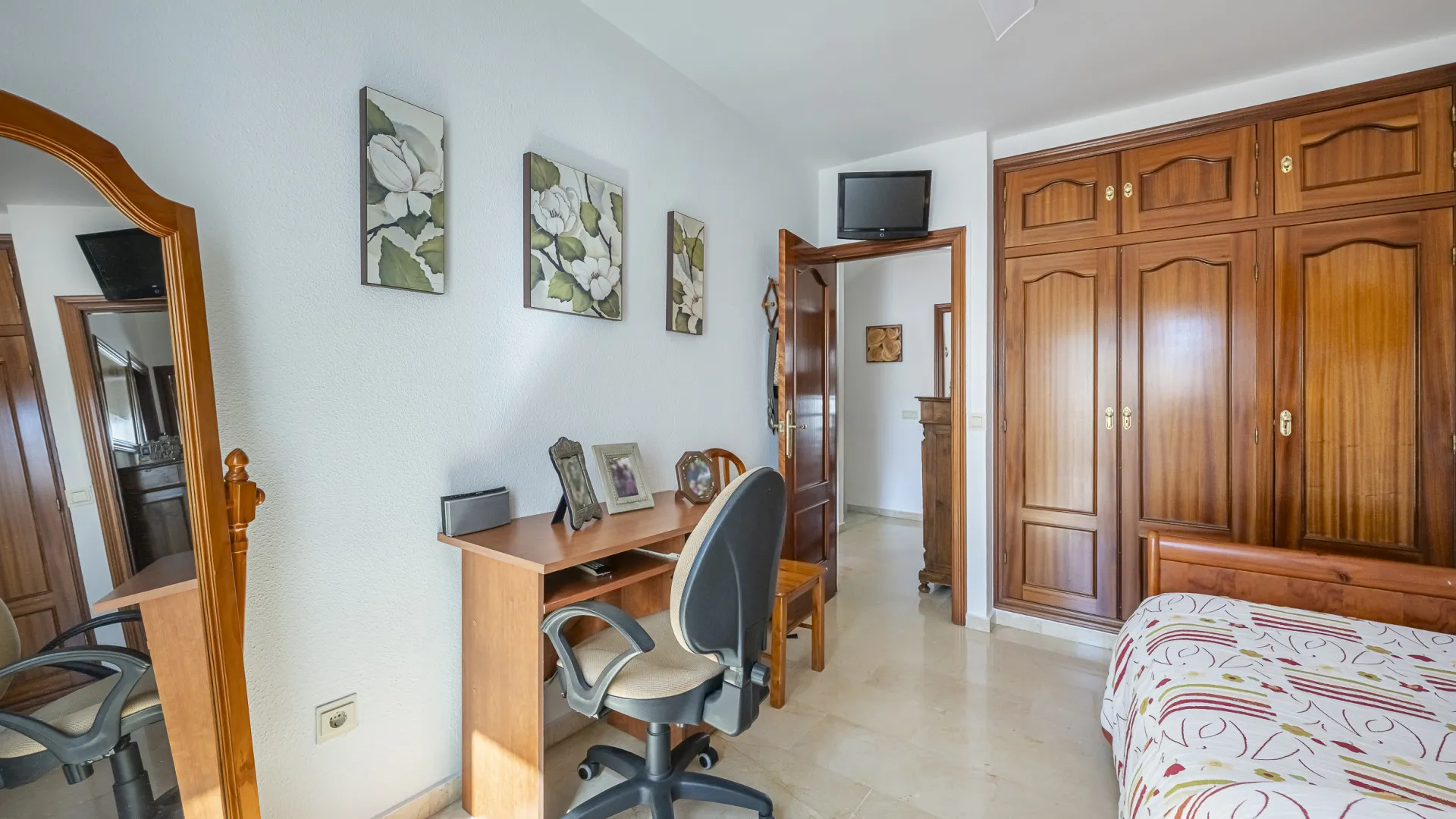 For sale town house in Estepona
