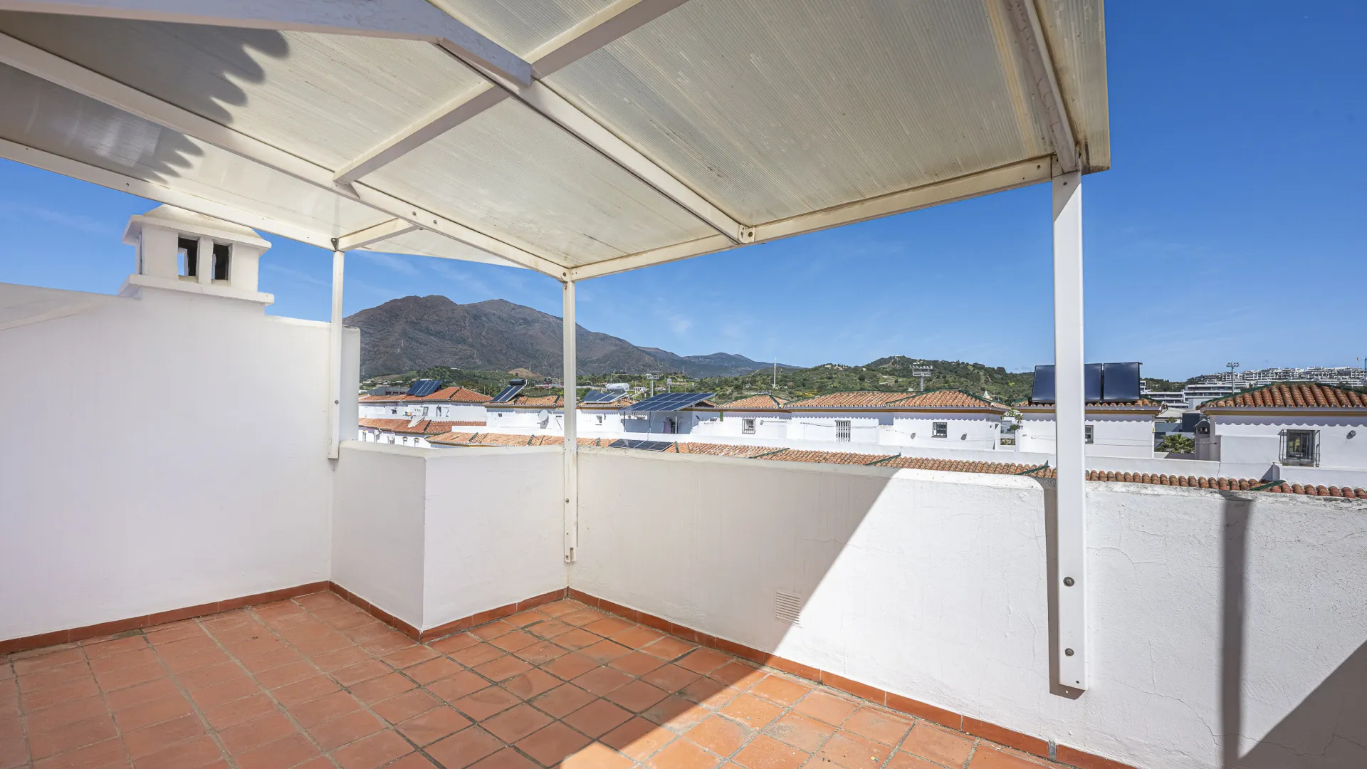 For sale town house in Estepona