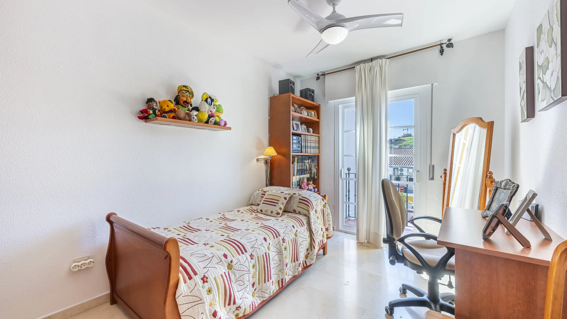 For sale town house in Estepona