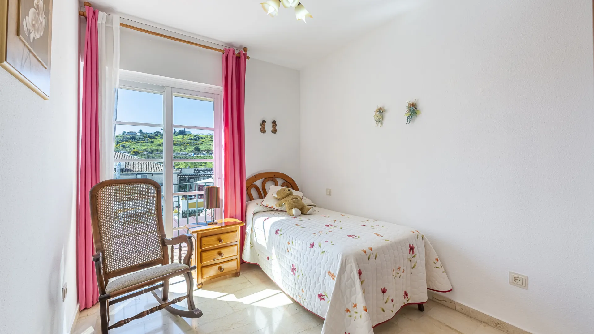 For sale town house in Estepona