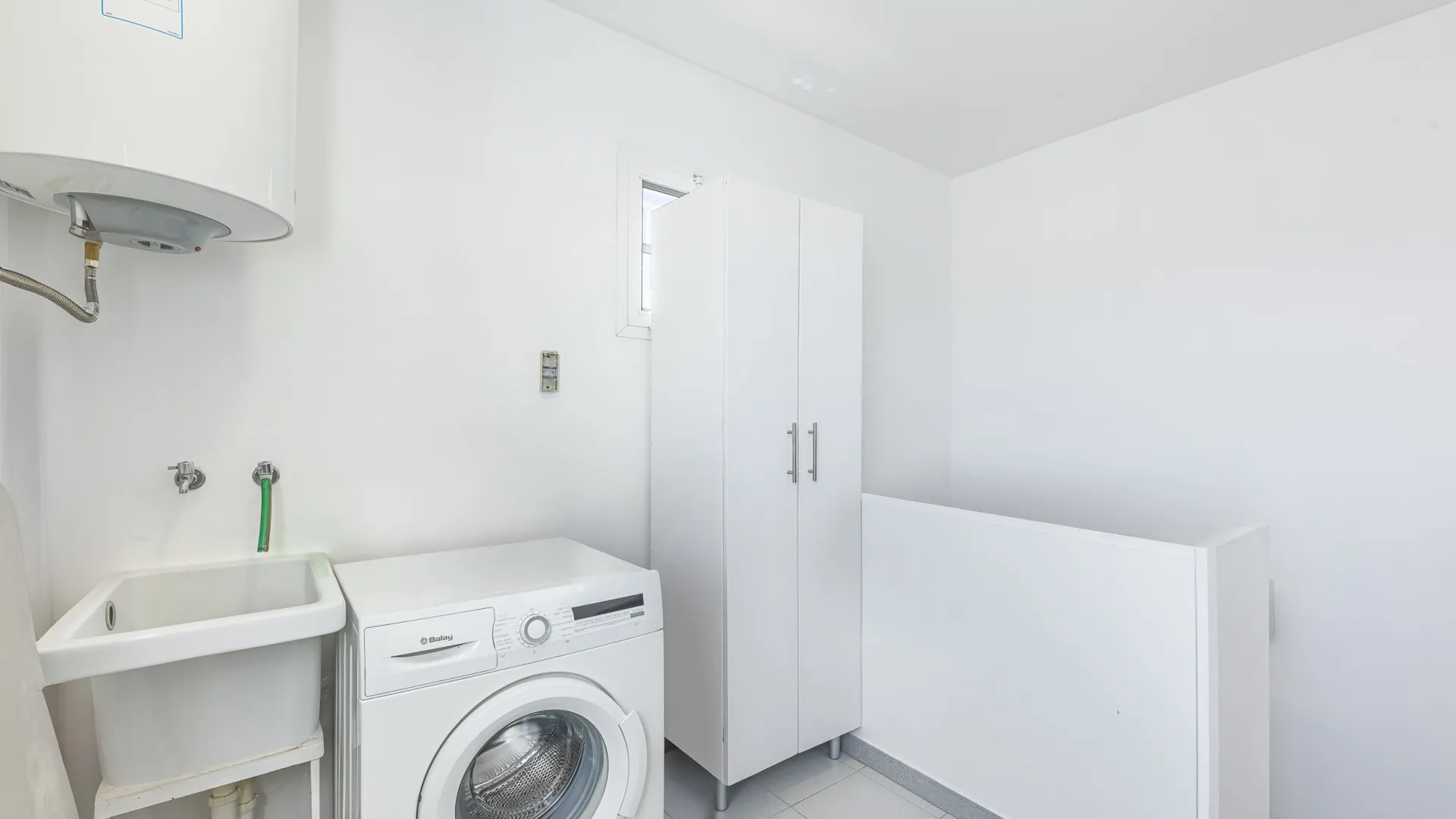 For sale town house in Estepona