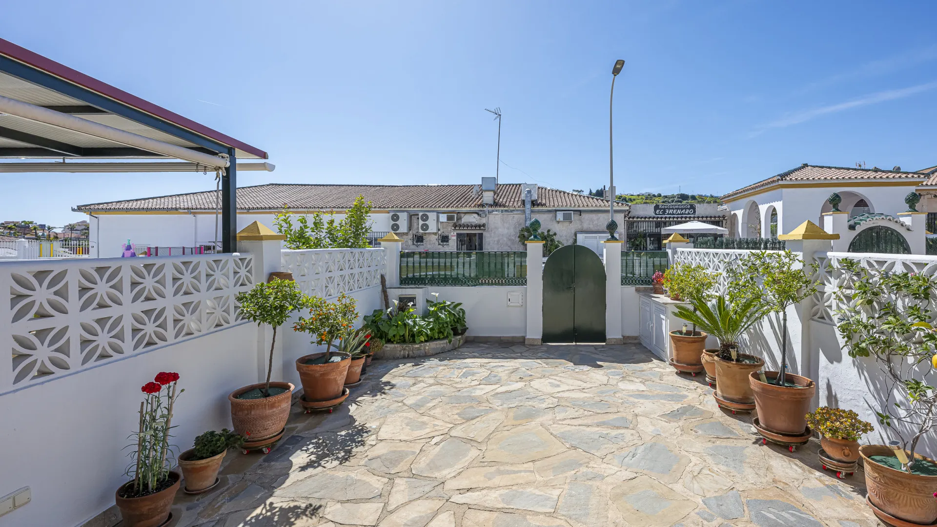 For sale town house in Estepona