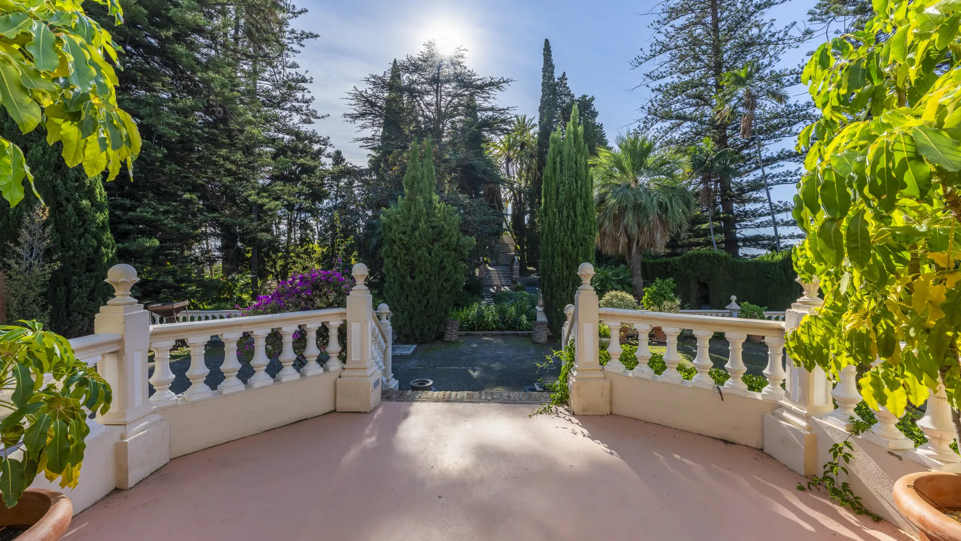 For sale unique building in Motril with 8 bedrooms