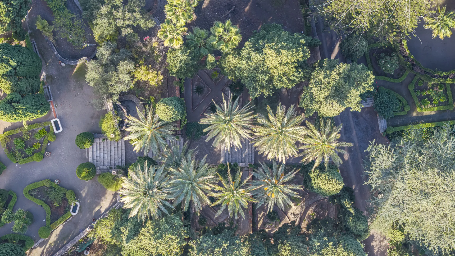 For sale unique building in Motril with 8 bedrooms