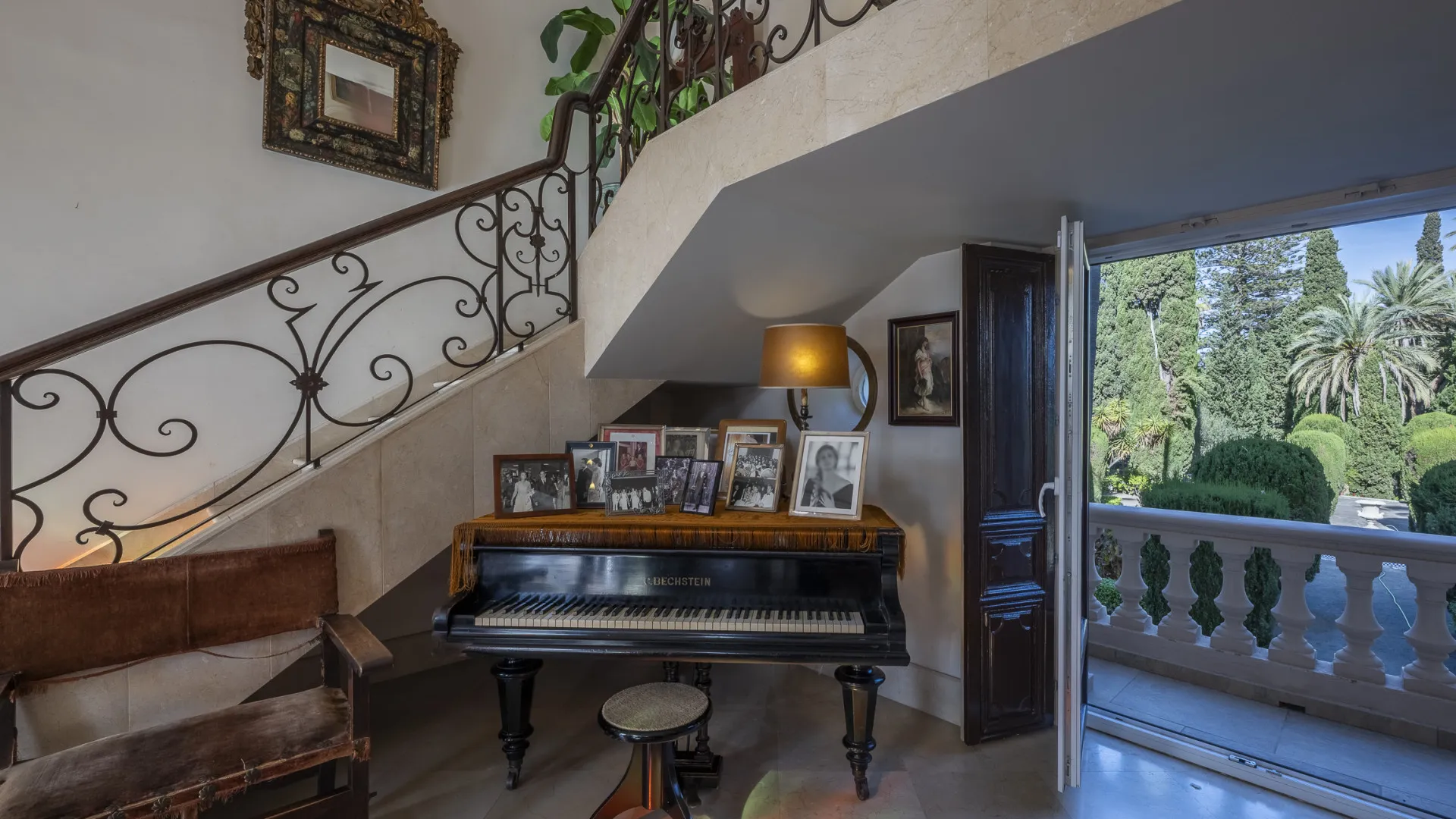 For sale unique building in Motril with 8 bedrooms