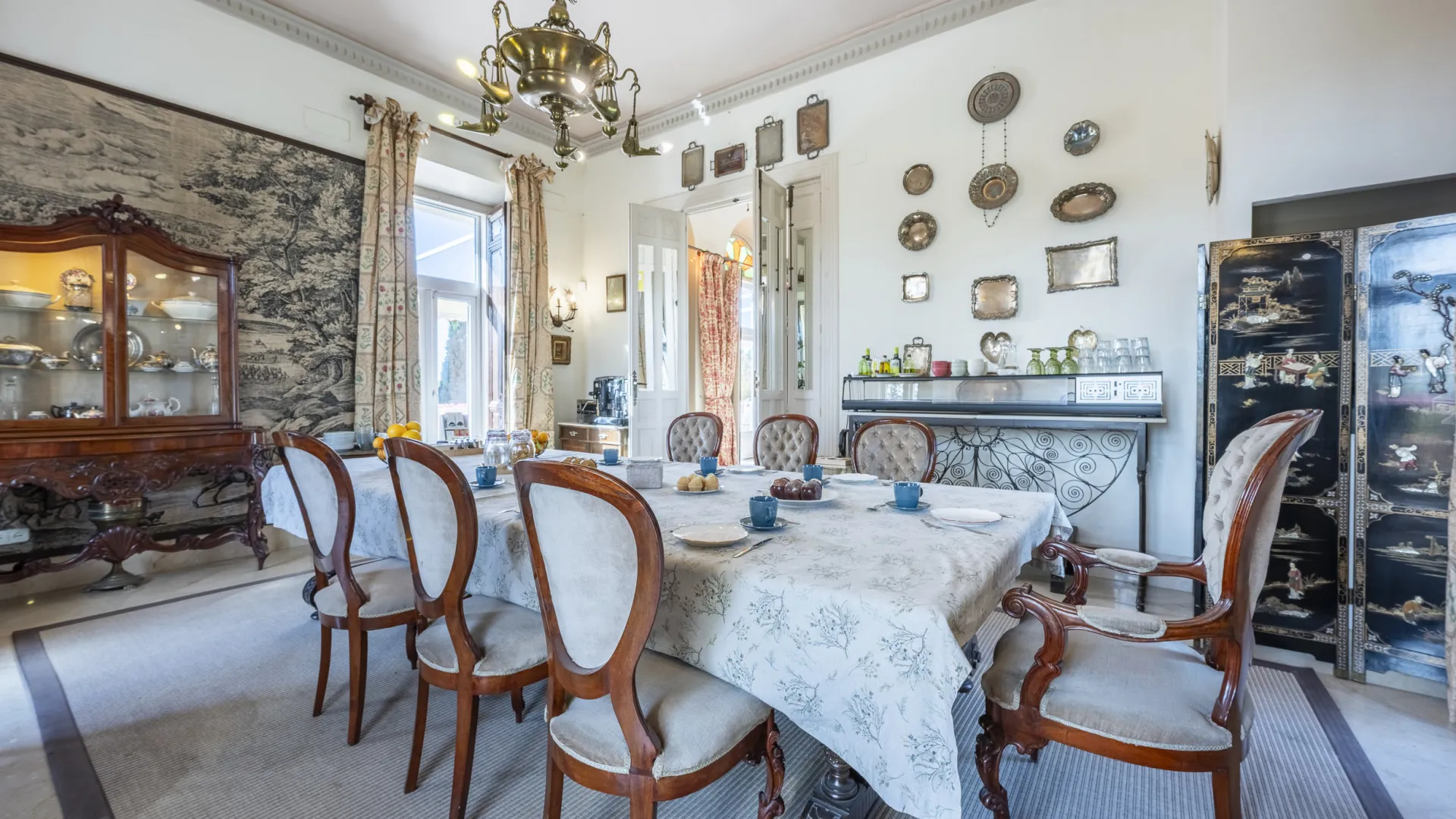 For sale unique building in Motril with 8 bedrooms