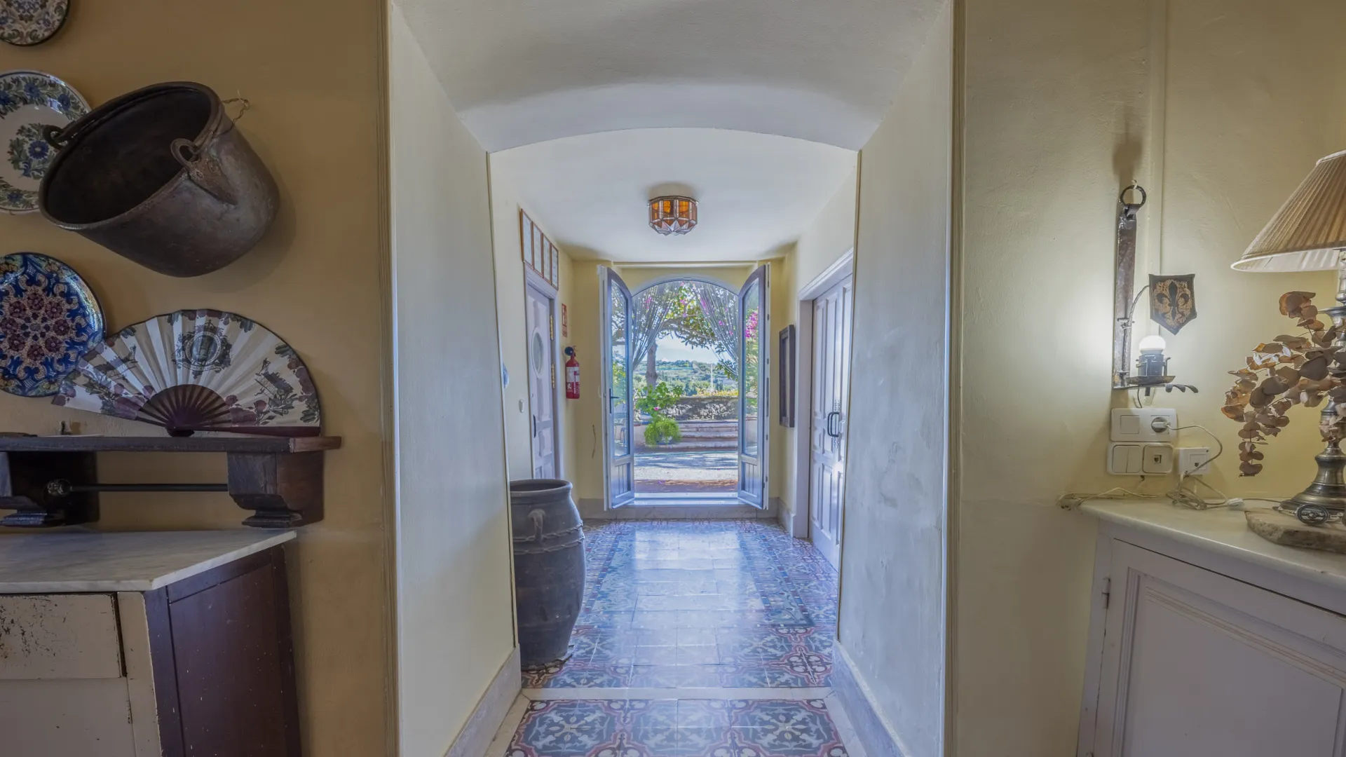 For sale unique building in Motril with 8 bedrooms