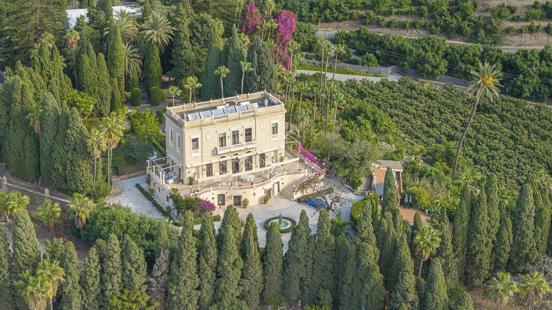 For sale unique building in Motril with 8 bedrooms