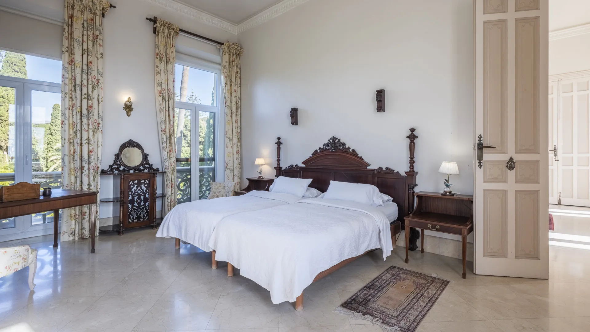 For sale unique building in Motril with 8 bedrooms