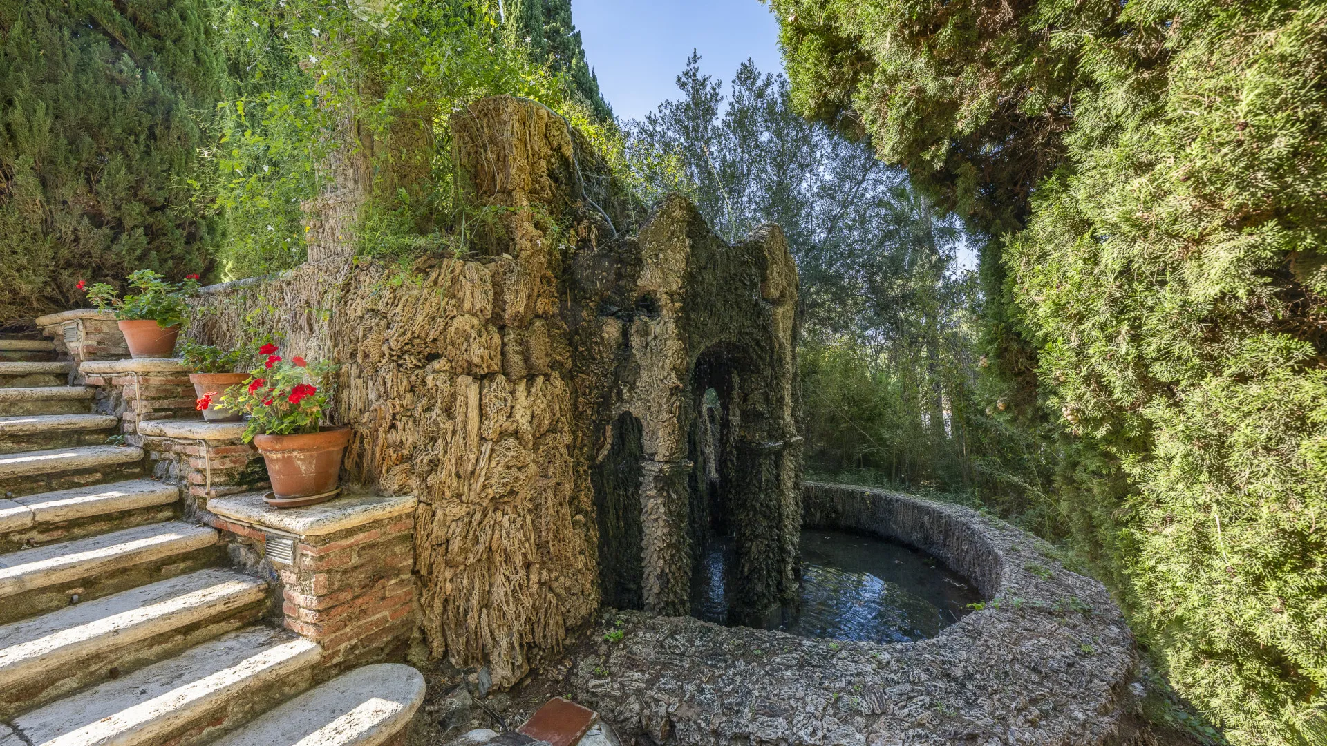 For sale unique building in Motril with 8 bedrooms