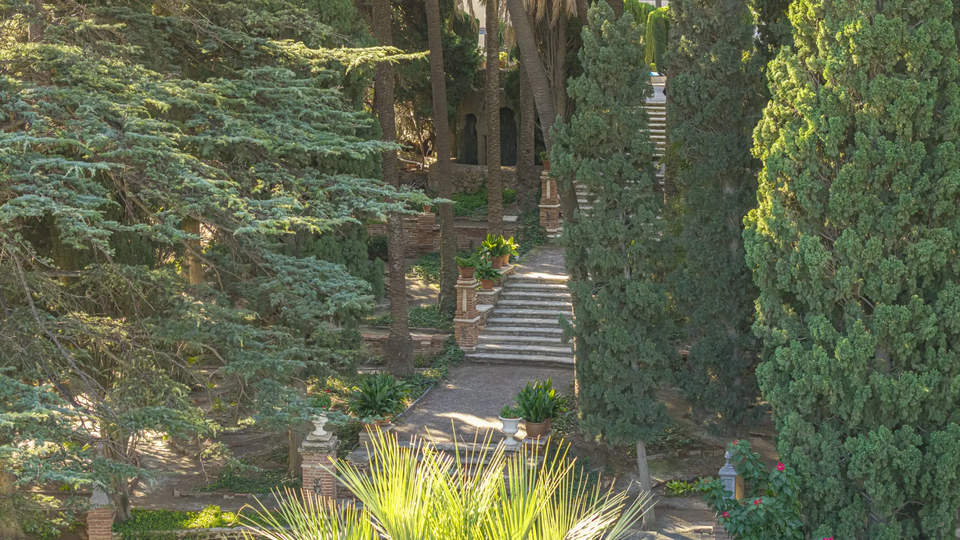 For sale unique building in Motril with 8 bedrooms