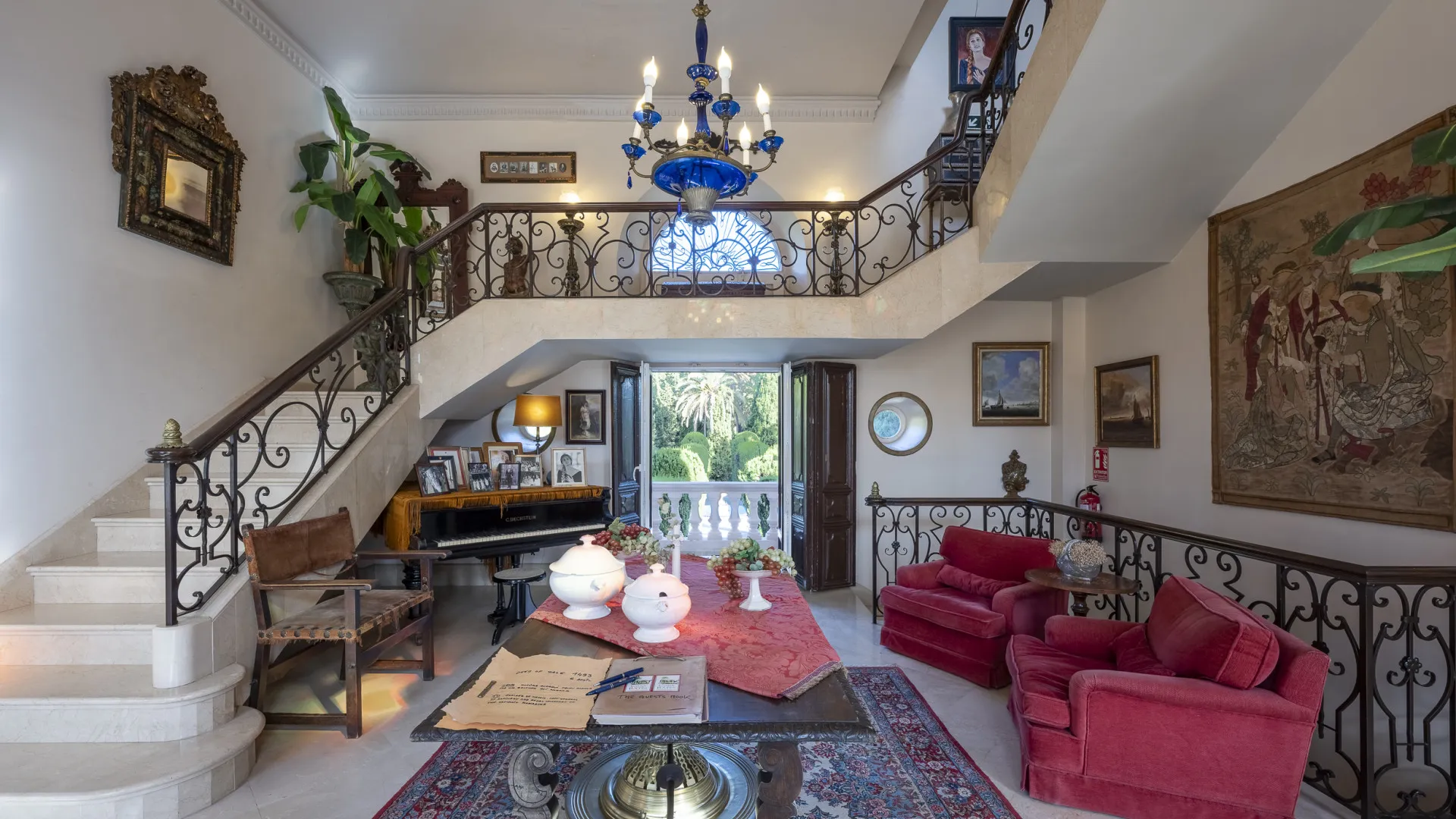 For sale unique building in Motril with 8 bedrooms