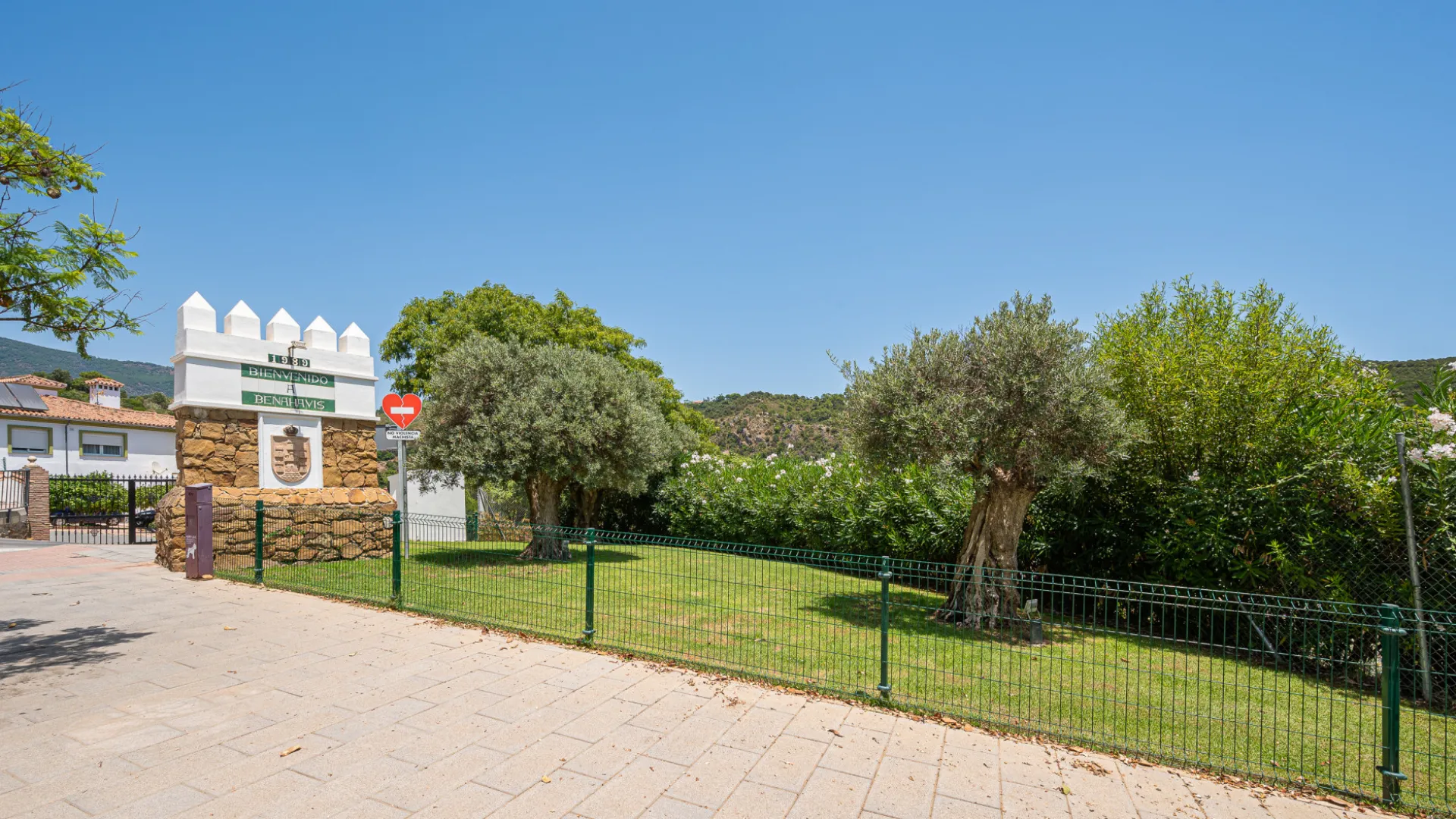 Adosado en venta con 5 dormitorios en Benahavis