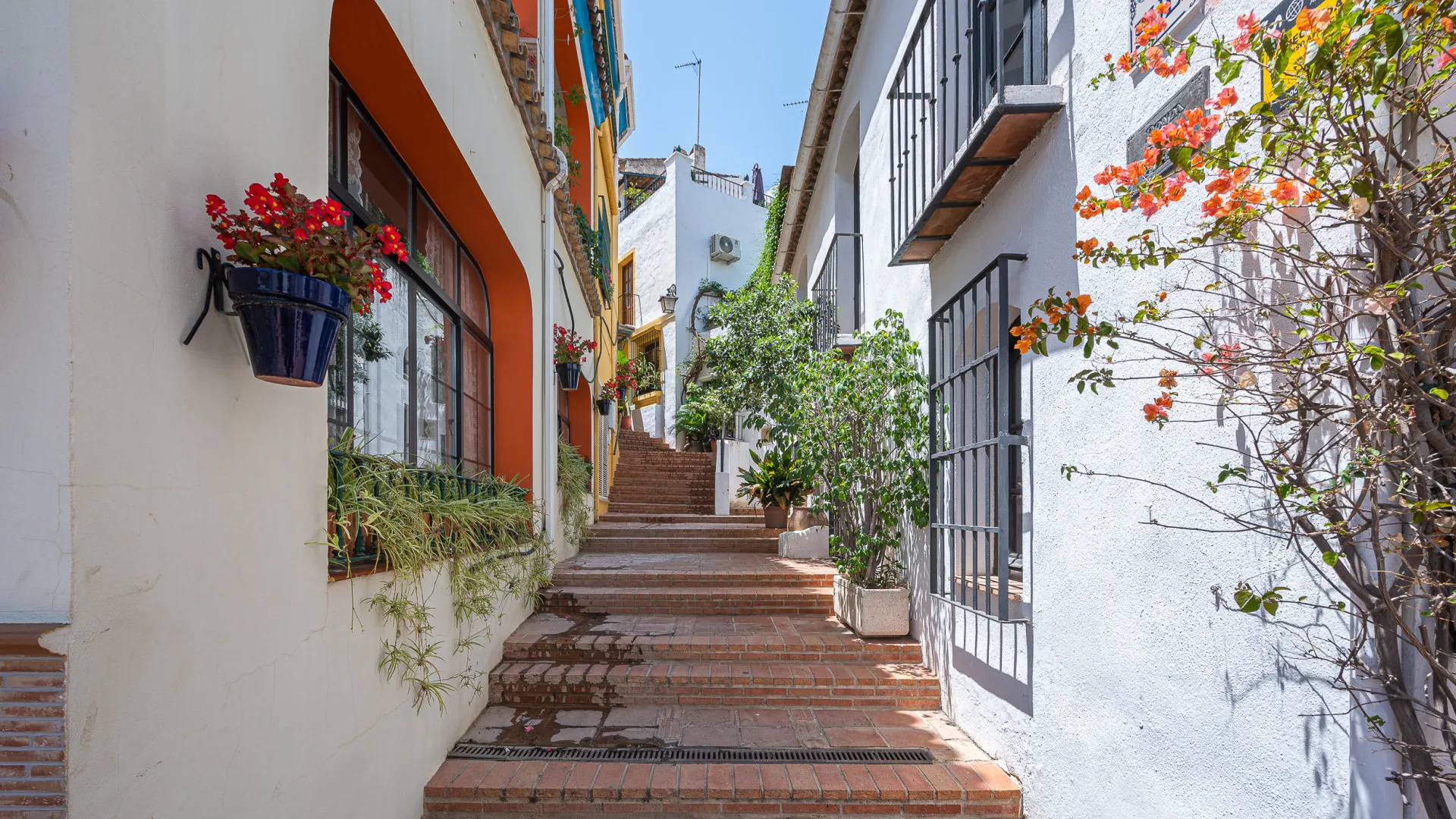 Adosado en venta con 5 dormitorios en Benahavis
