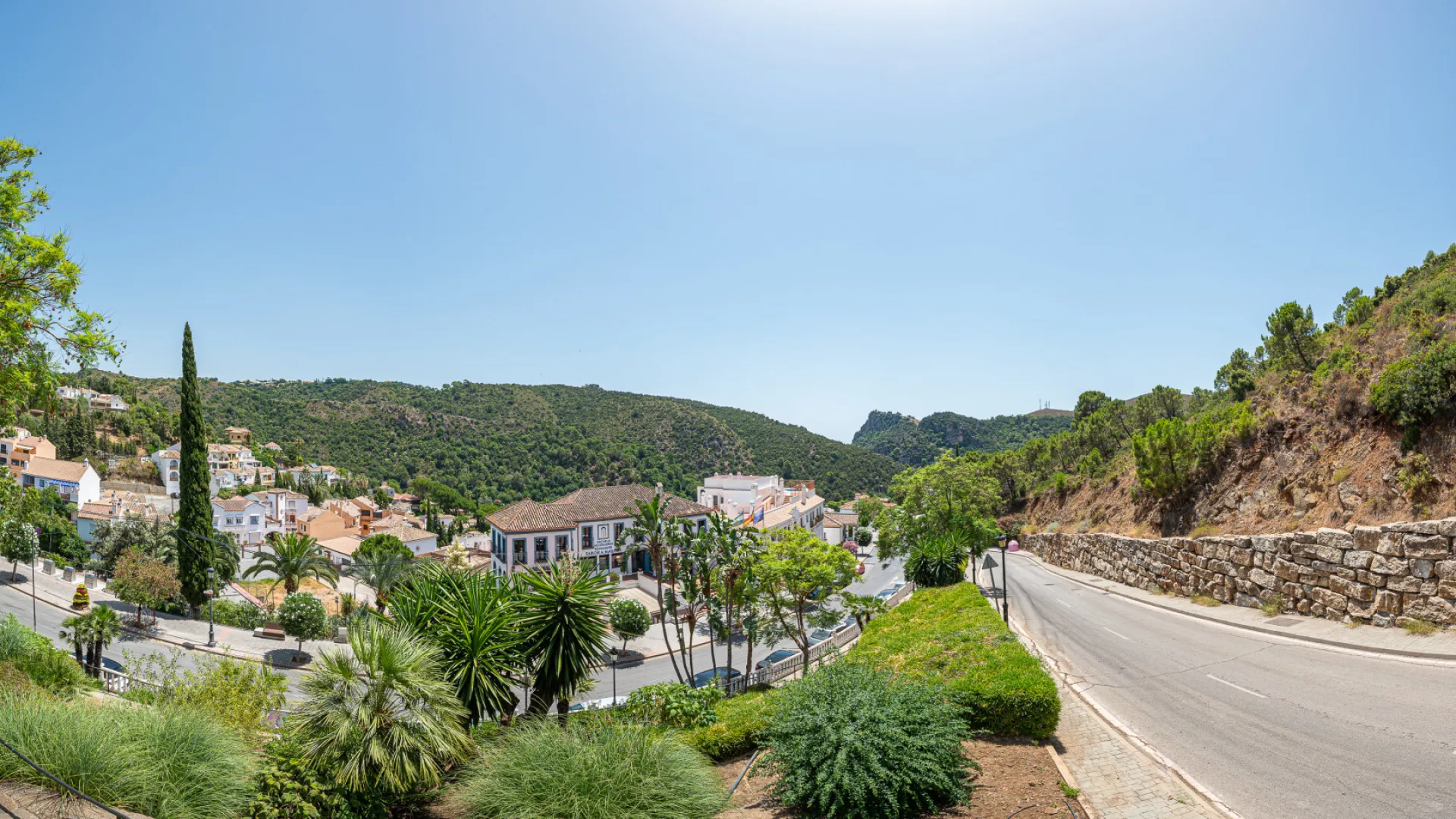 Adosado en venta con 5 dormitorios en Benahavis