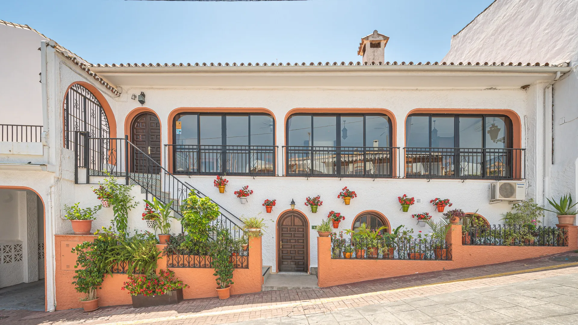 Adosado en venta con 5 dormitorios en Benahavis
