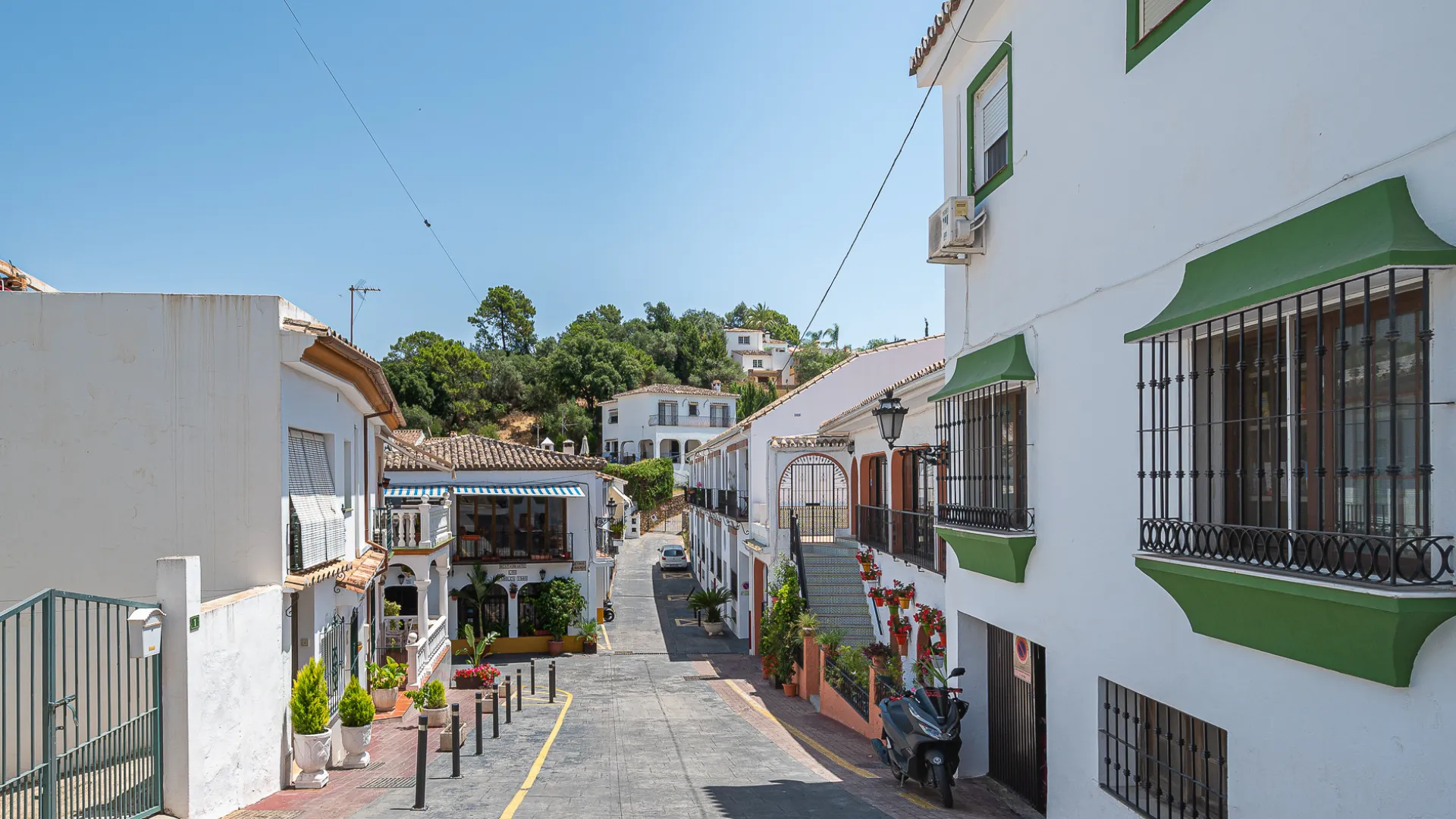 Adosado en venta con 5 dormitorios en Benahavis
