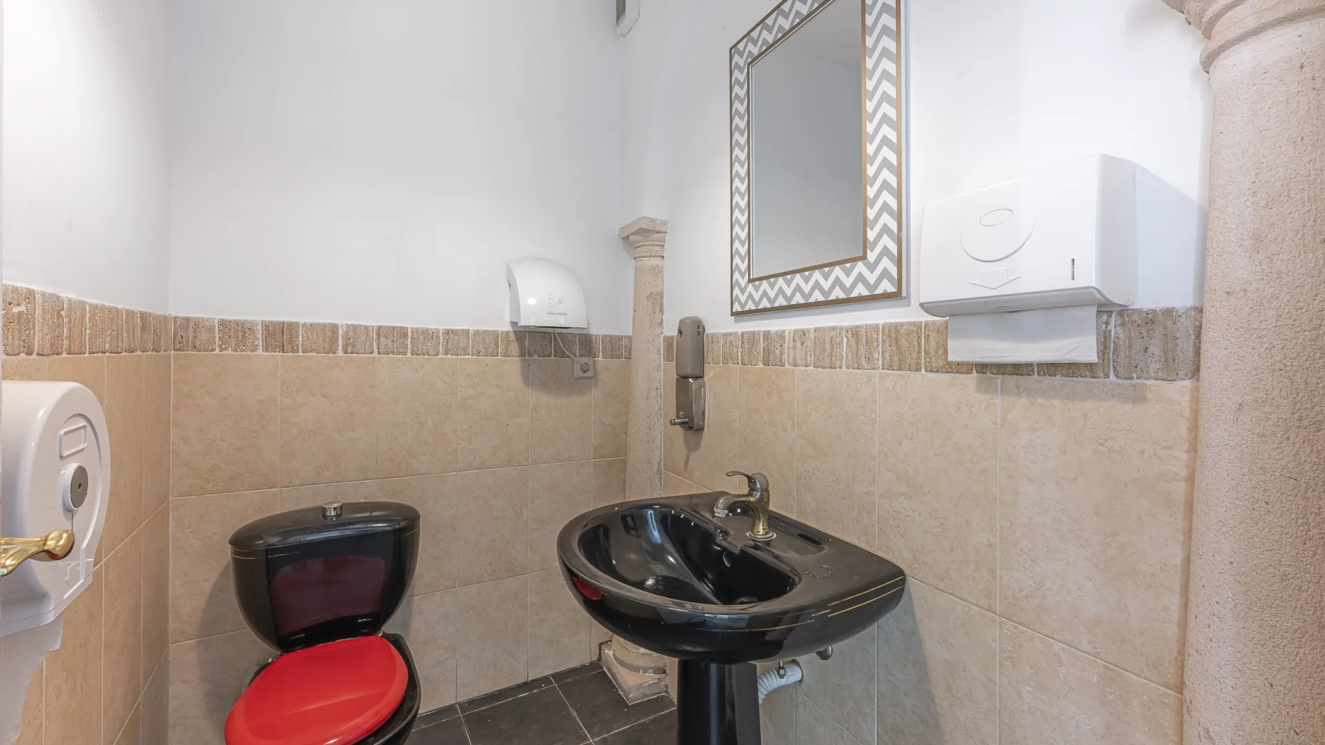 Adosado en venta con 5 dormitorios en Benahavis