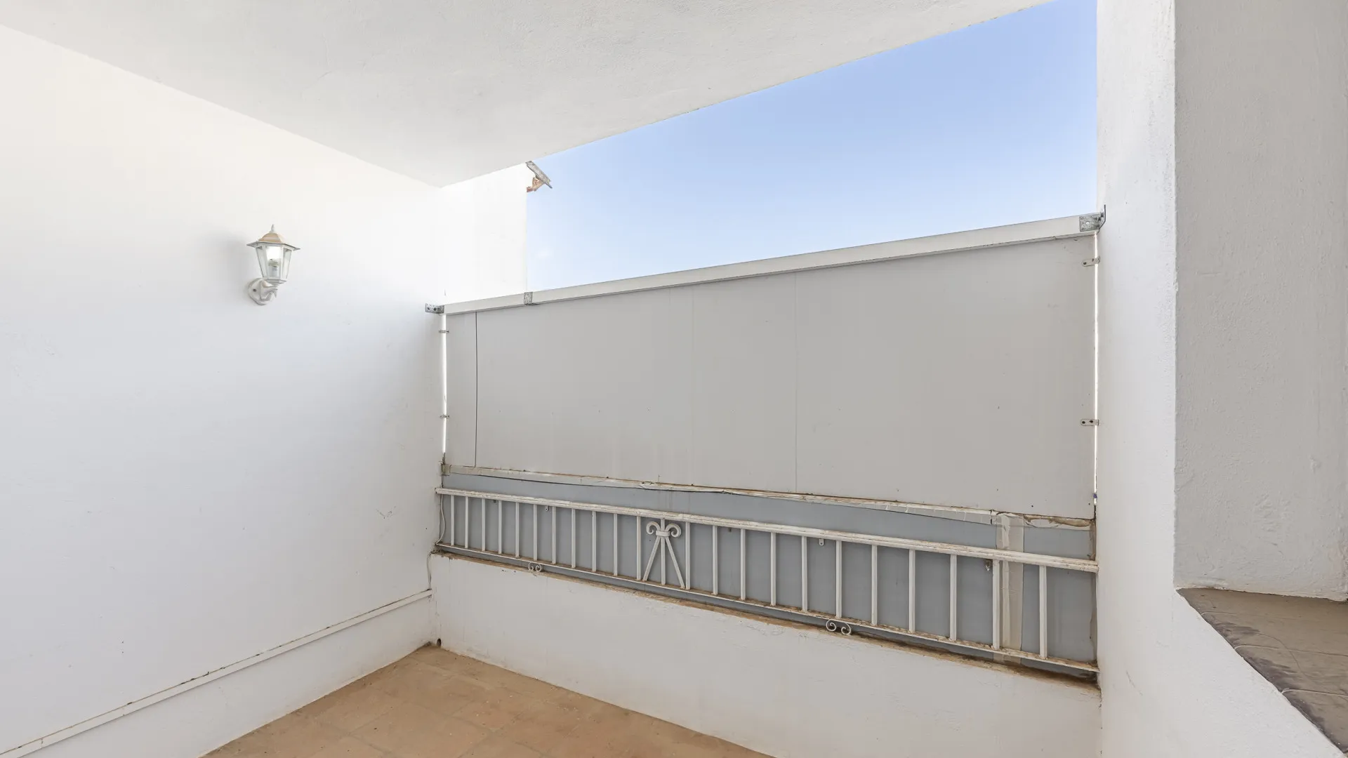 Adosado en venta con 5 dormitorios en Benahavis